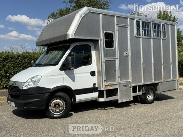 Tristar Coach built Horsebox Iveco Daily 70C 17 Automatic Horsebox in Banbury