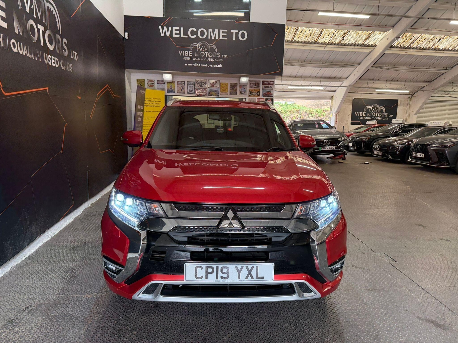 Mitsubishi Outlander 2019 - Cars in Harrow