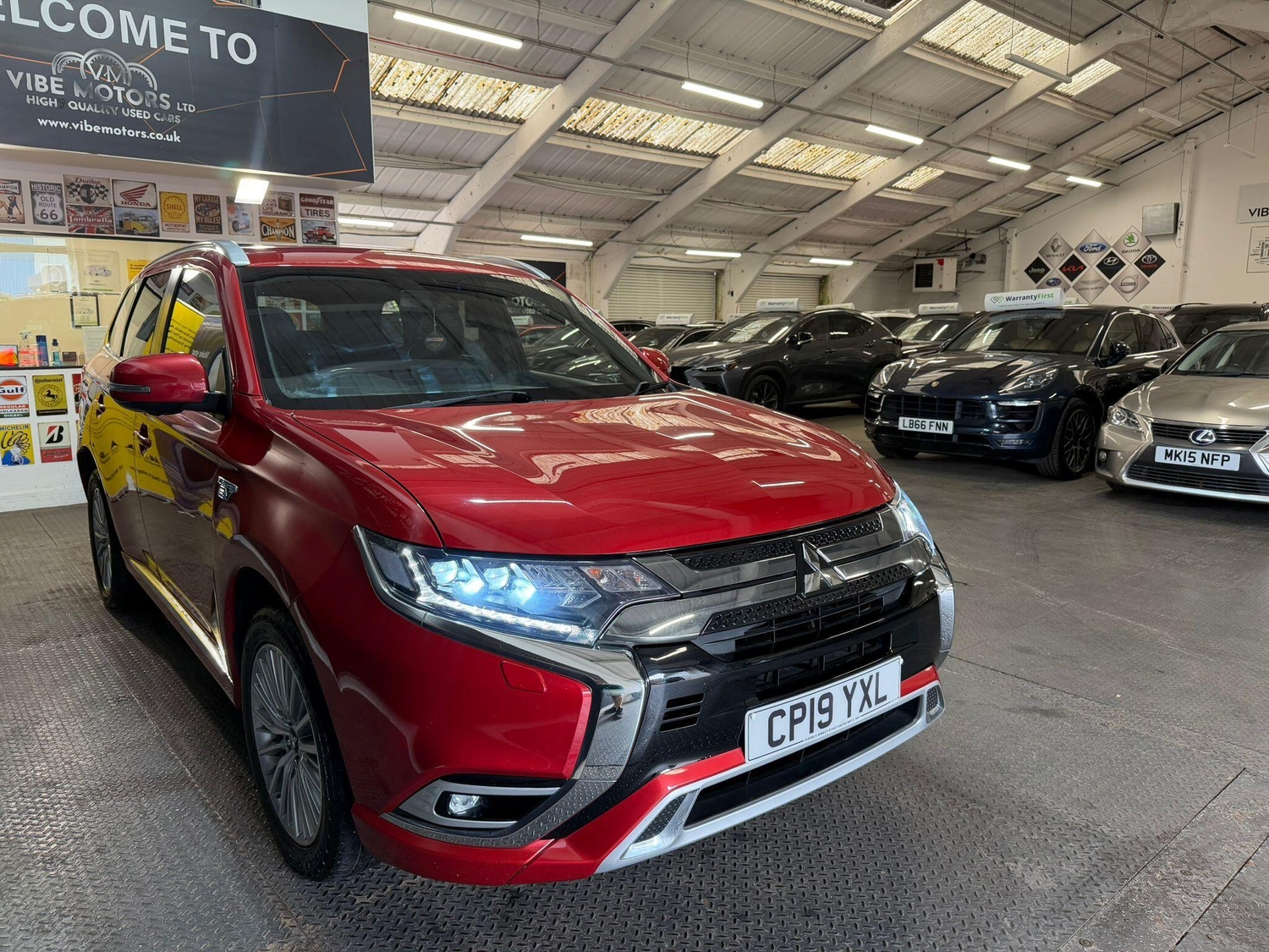 Mitsubishi Outlander 2019 - Cars