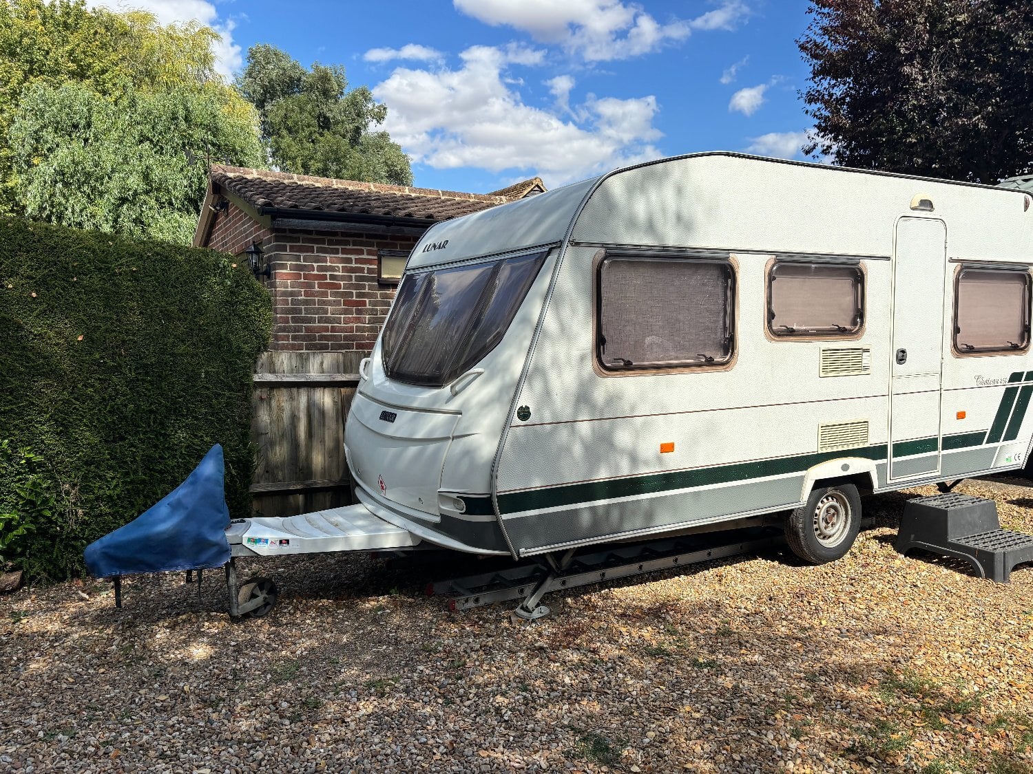 Lunar Chateau 450 2003 in Winchester