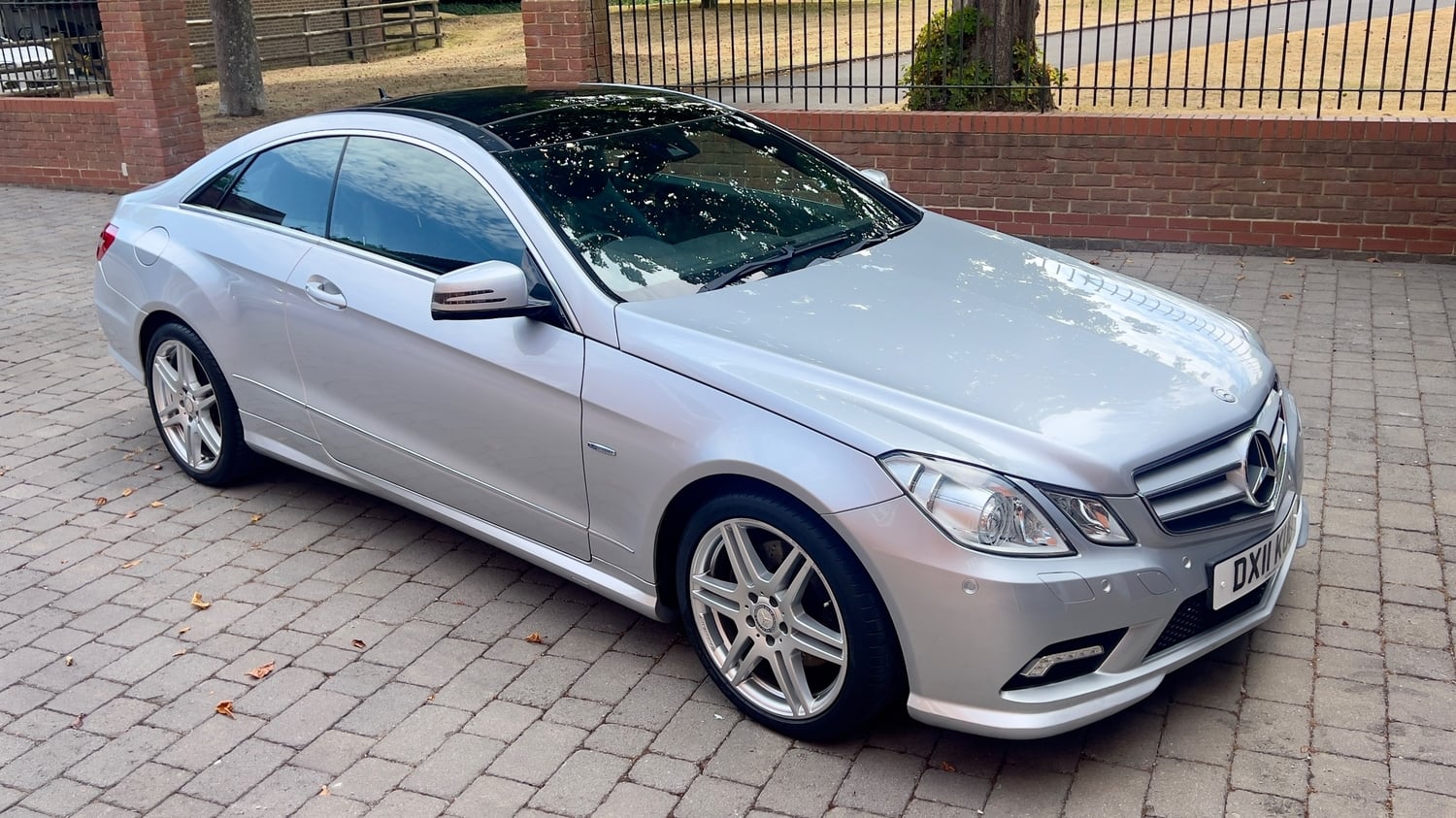 Mercedes-Benz E Class 2011 - Cars in Reigate