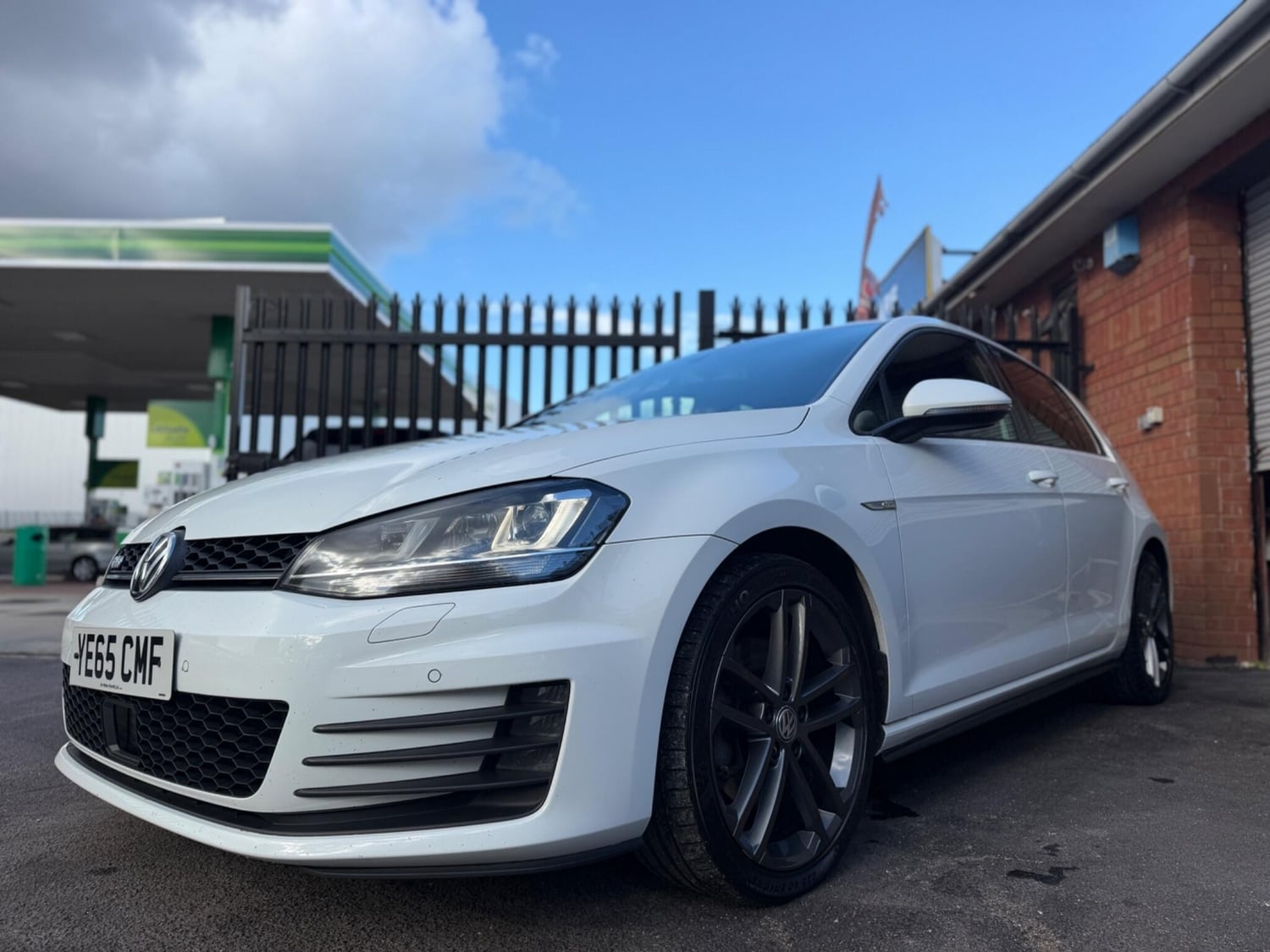 Volkswagen Golf 2015 - Cars in Swindon