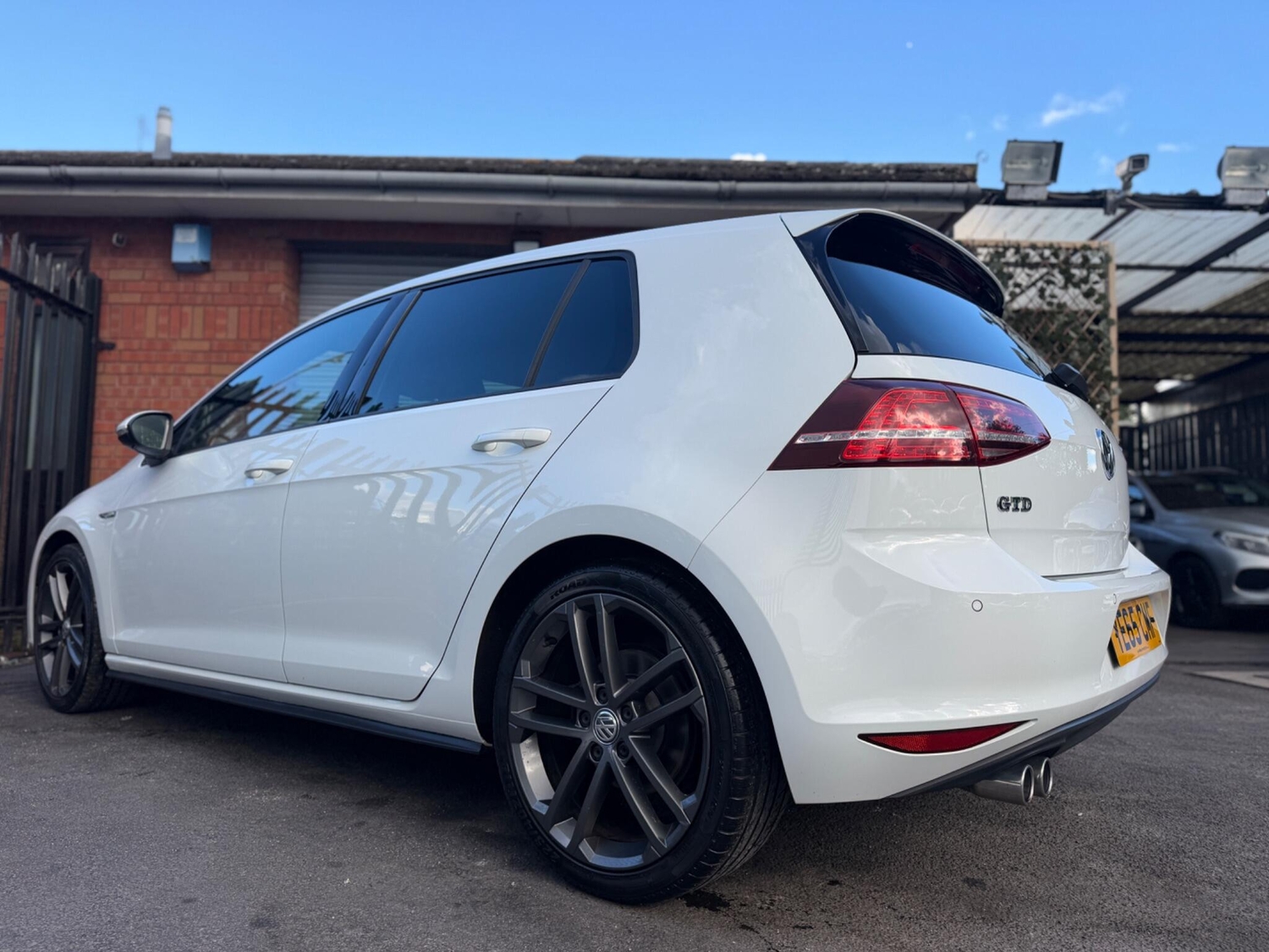Volkswagen Golf 2015 - Cars