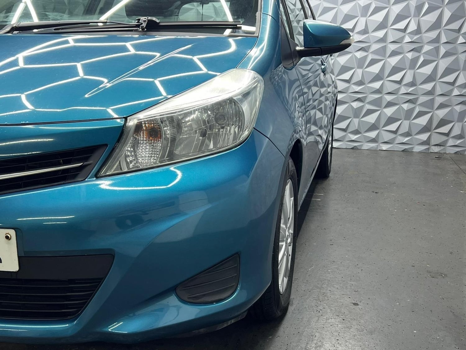 Toyota Yaris 2013 - Cars