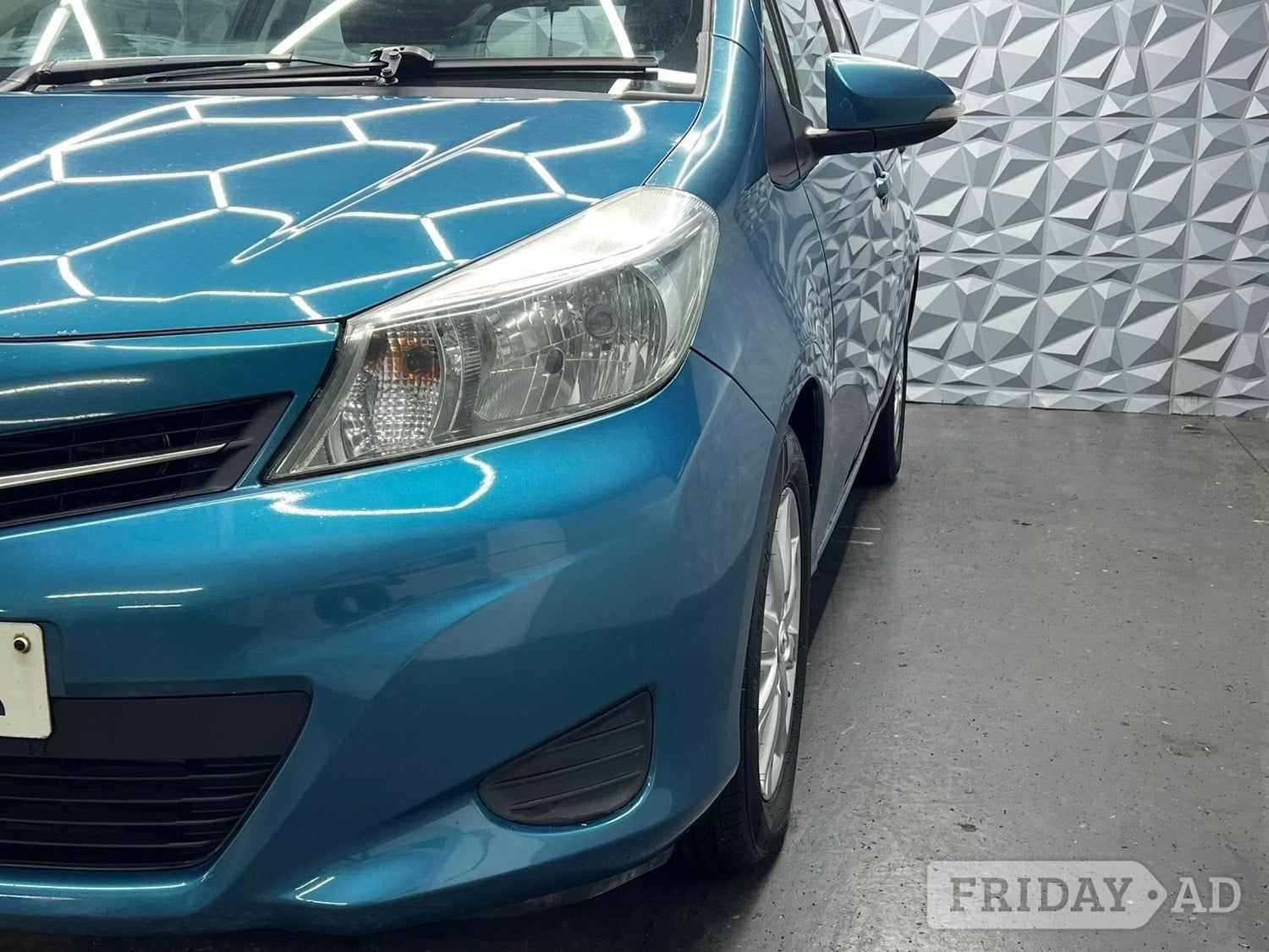 Toyota Yaris 2013 - Cars