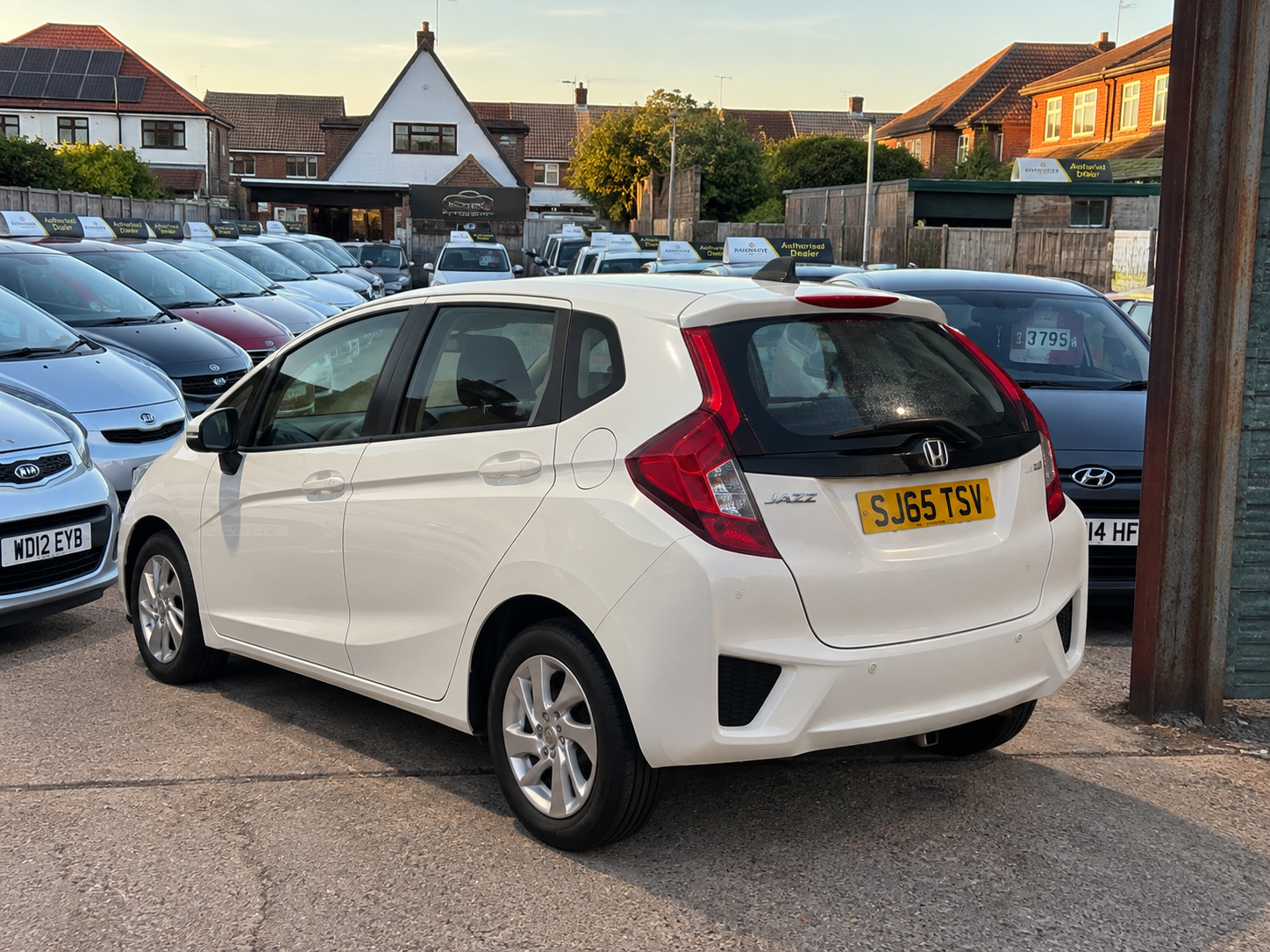 Honda Jazz 2015 - Cars in Ashford