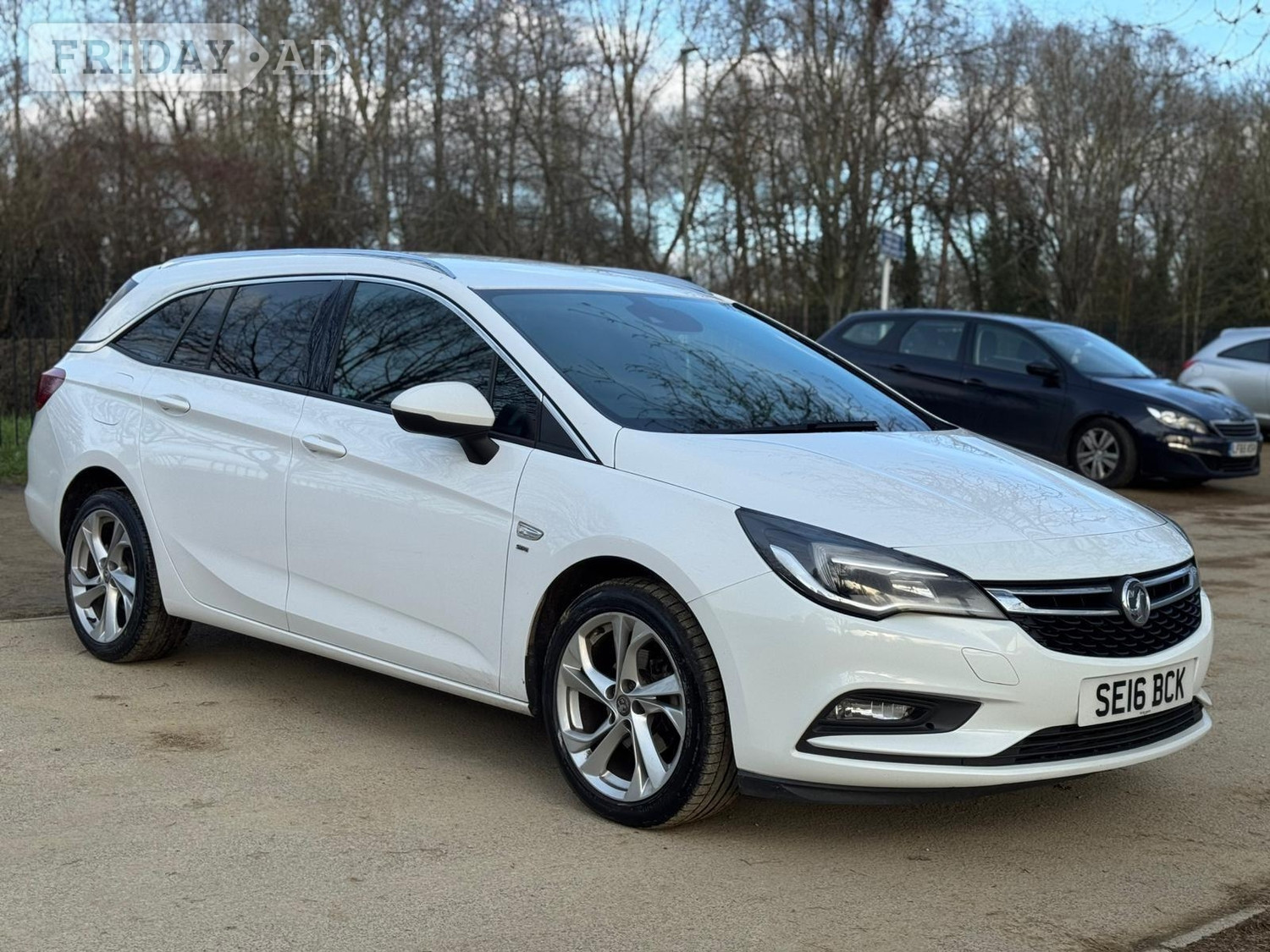 Vauxhall Astra 2016 in Hillingdon