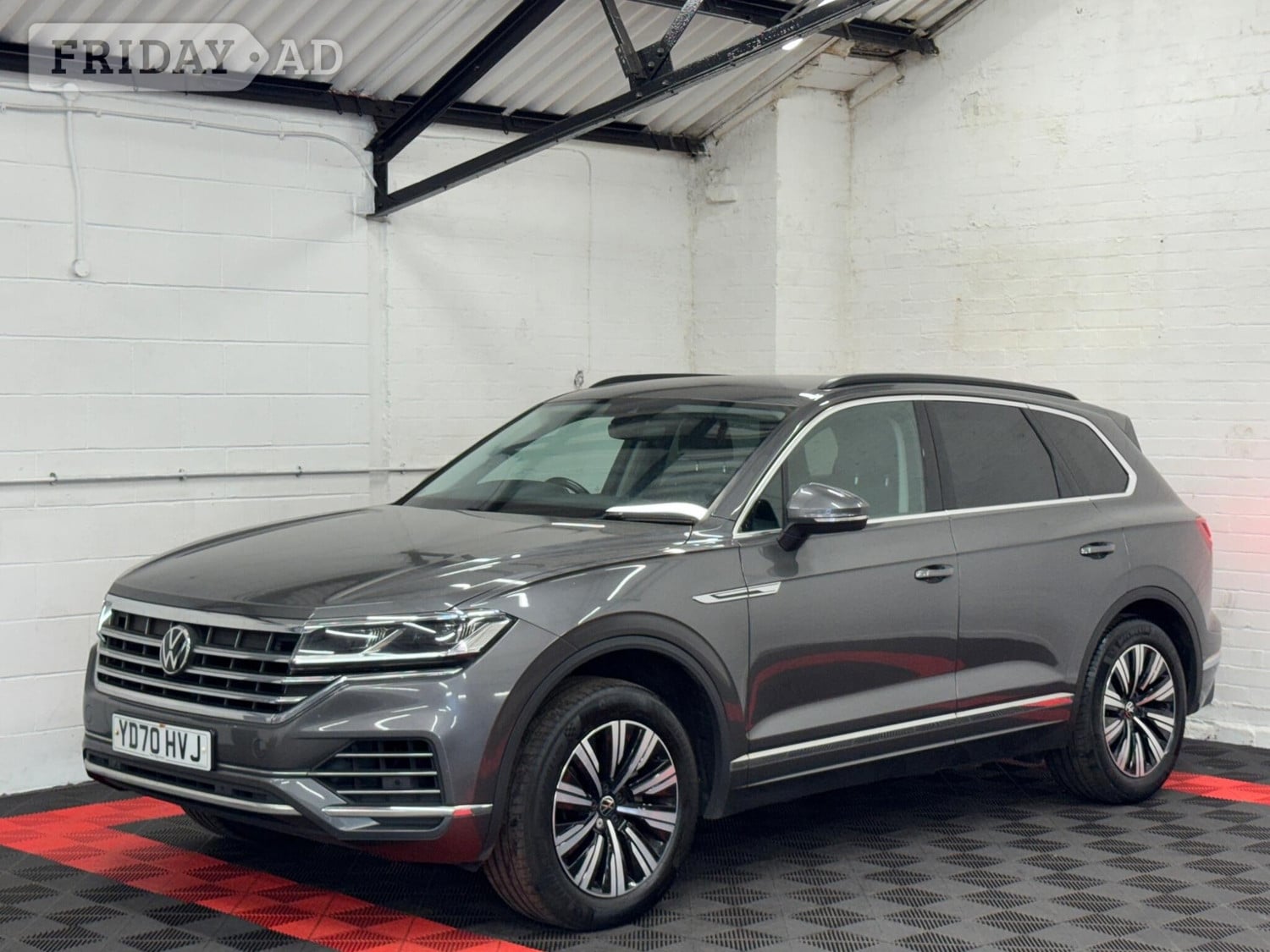 Volkswagen Touareg 2020 - Cars