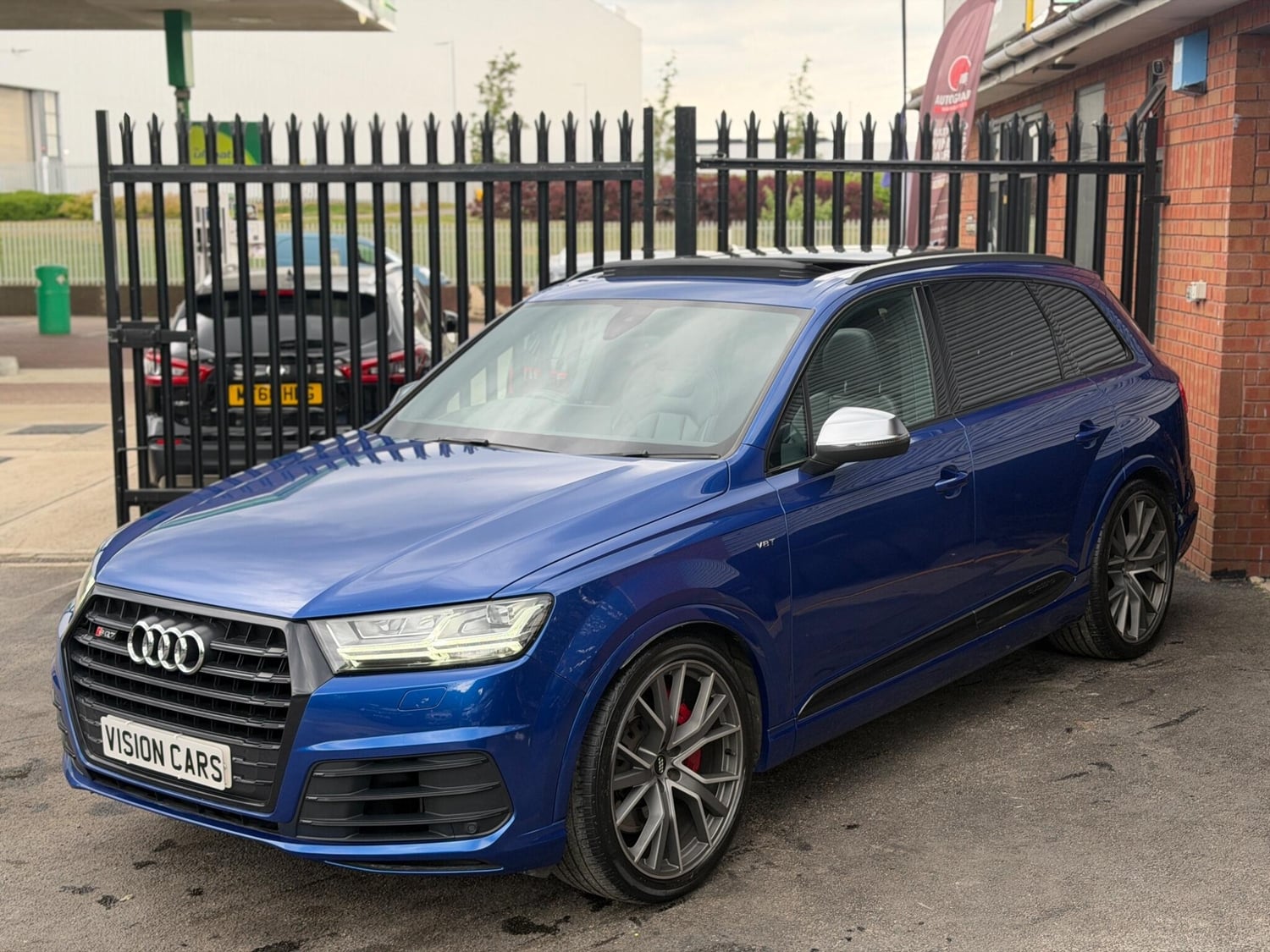 [ berth ]Audi SQ7