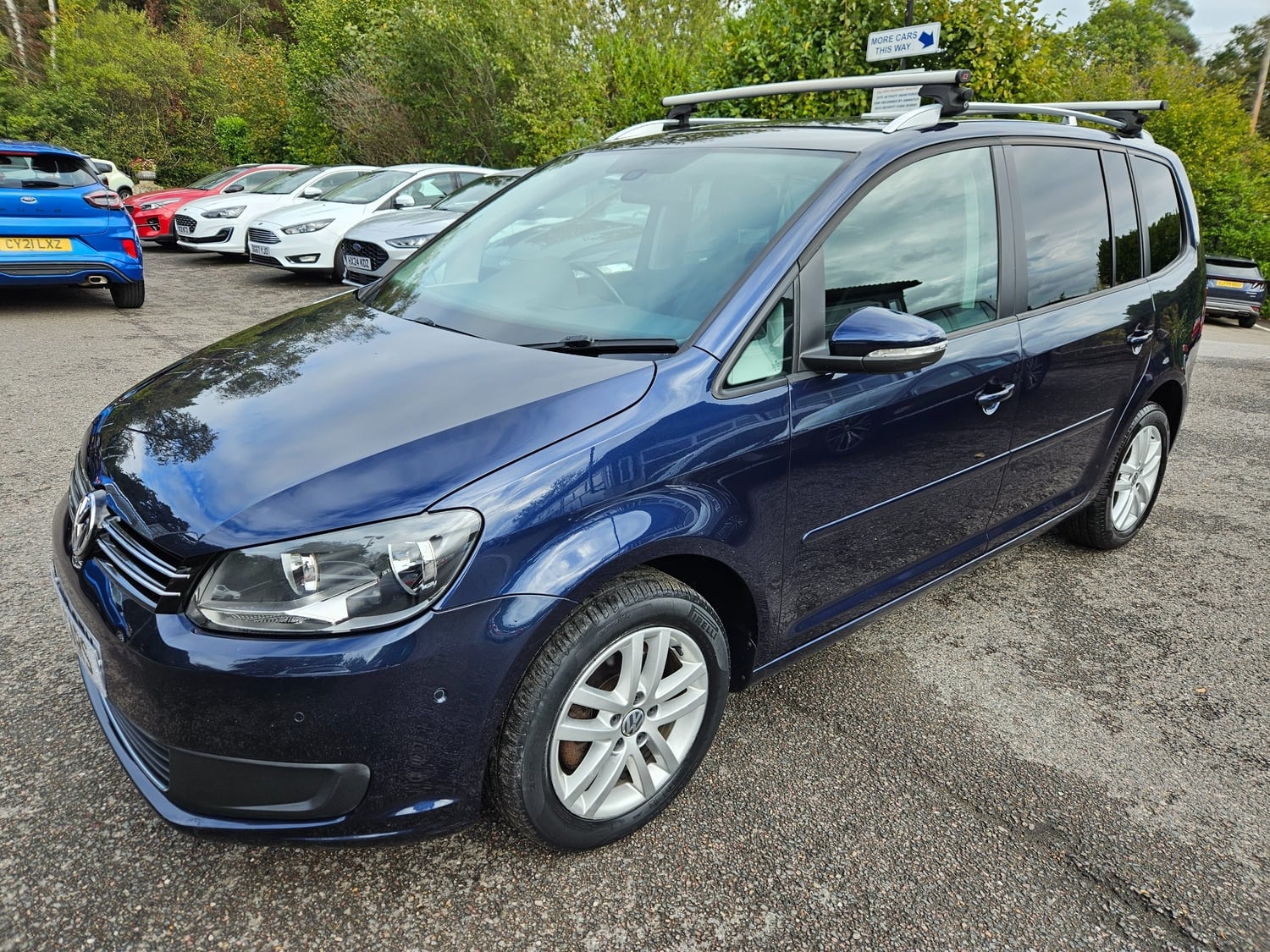 Volkswagen Touran 2015 - Cars