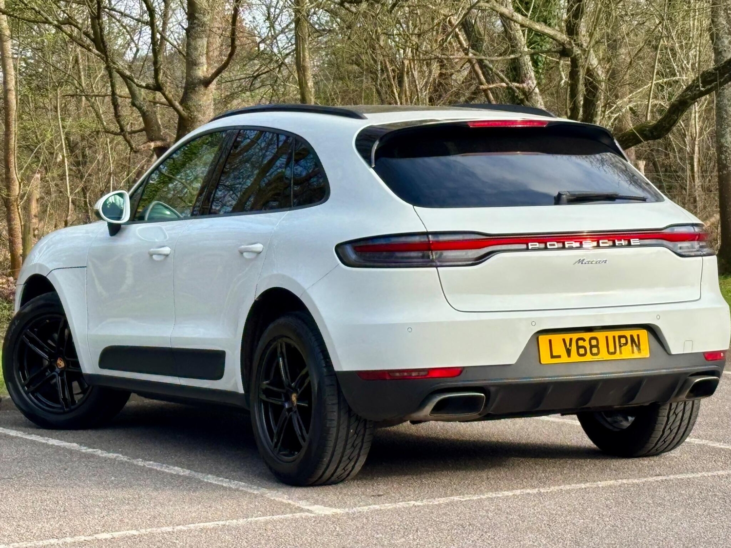 Porsche Macan 2019 - Cars in Farnham