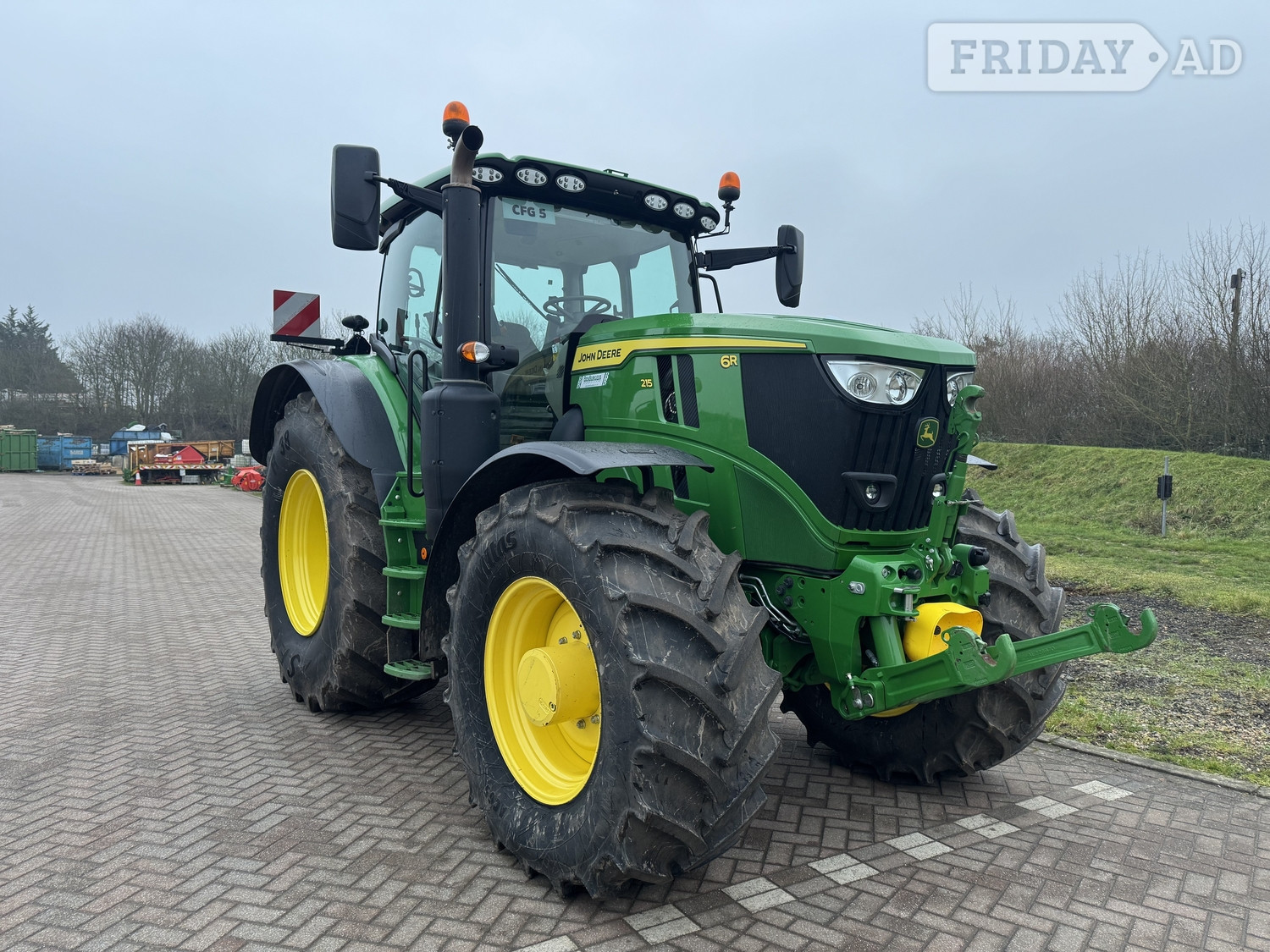 [ berth ]John Deere 6R 215