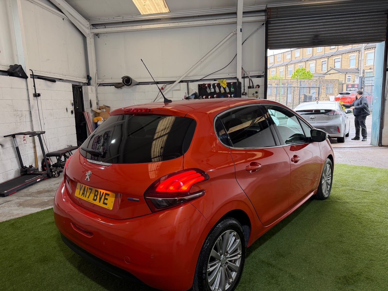 Peugeot 208 2017 - Cars in Dewsbury
