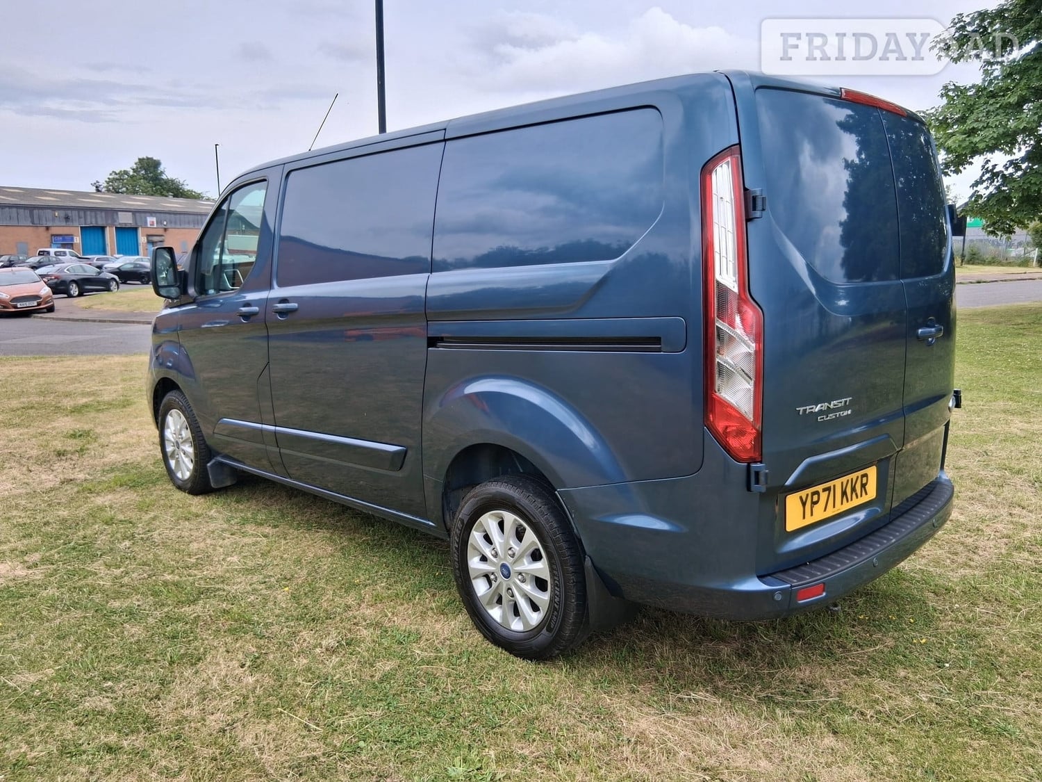 [ berth ]Ford Transit Custom