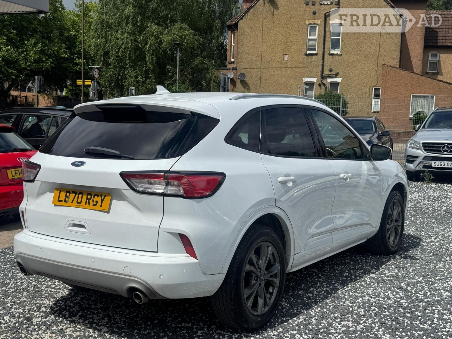 [ berth ]Ford Kuga