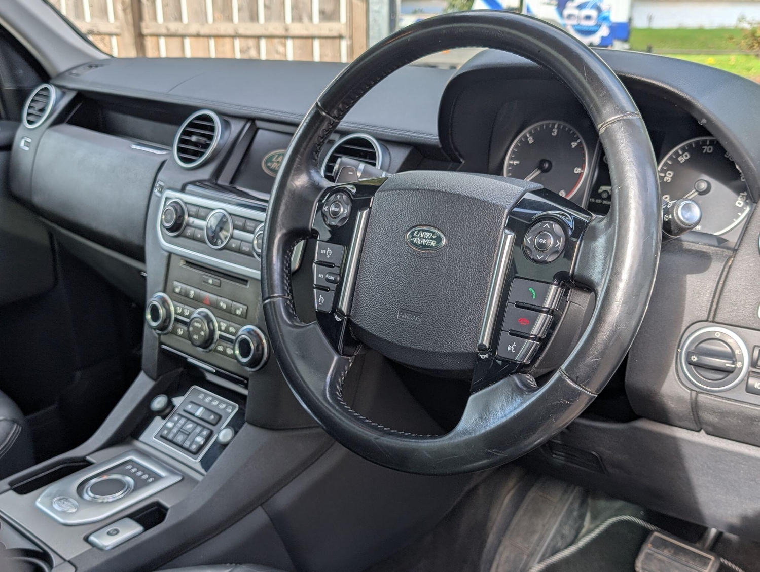[ berth ]Land Rover Discovery 4