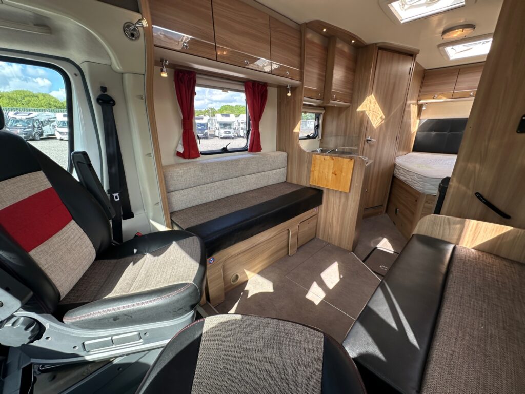 [4 berth ]Bailey Approach Advance 640