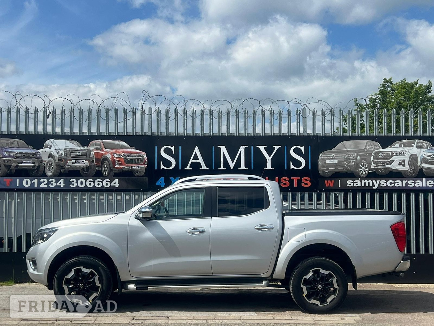 Nissan Navara 2020 - Vans & Commercial Vehicles in Bedford
