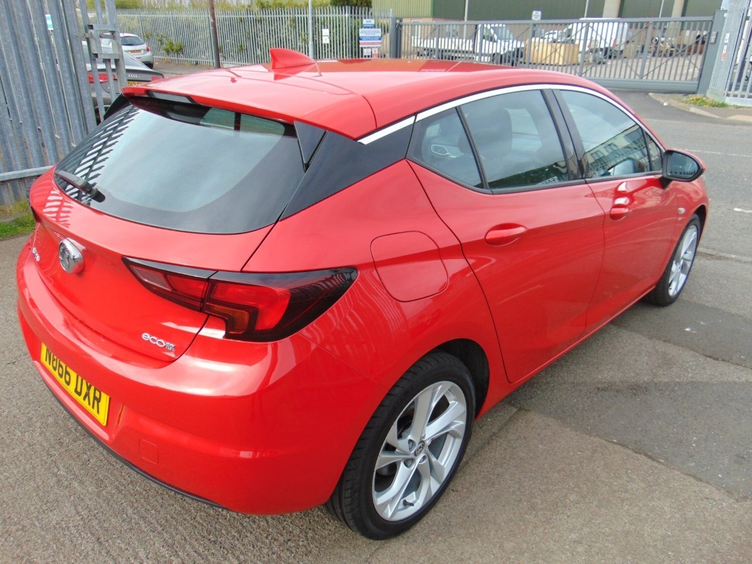 [ berth ]Vauxhall Astra