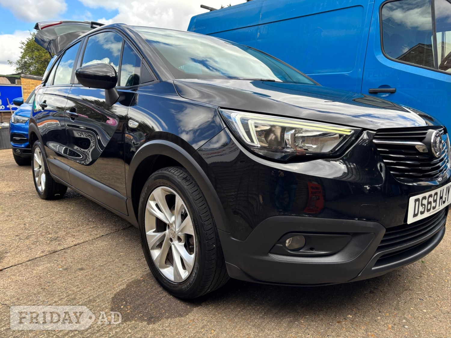 [ berth ]Vauxhall Crossland X
