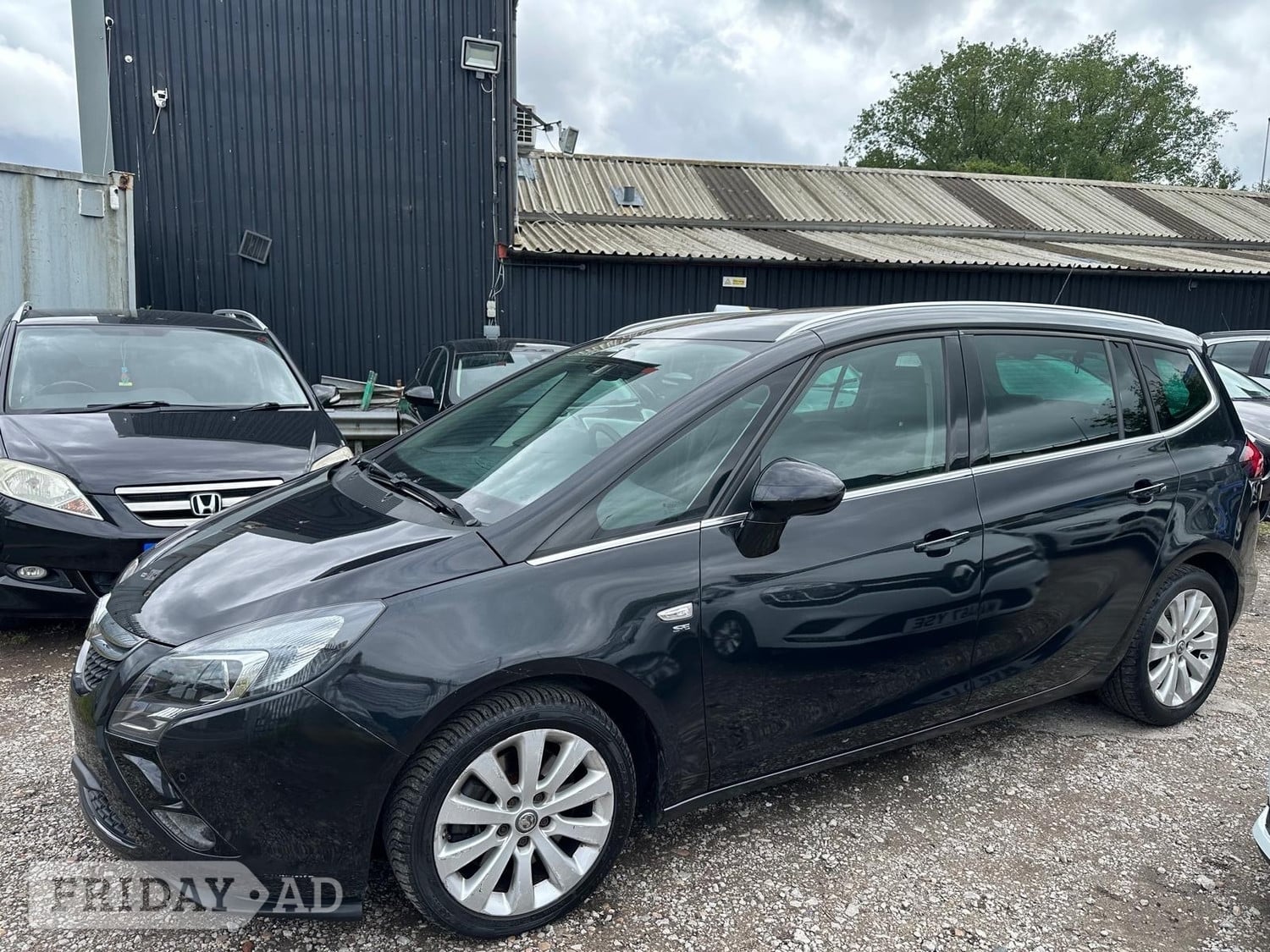 [ berth ]Vauxhall Zafira Tourer