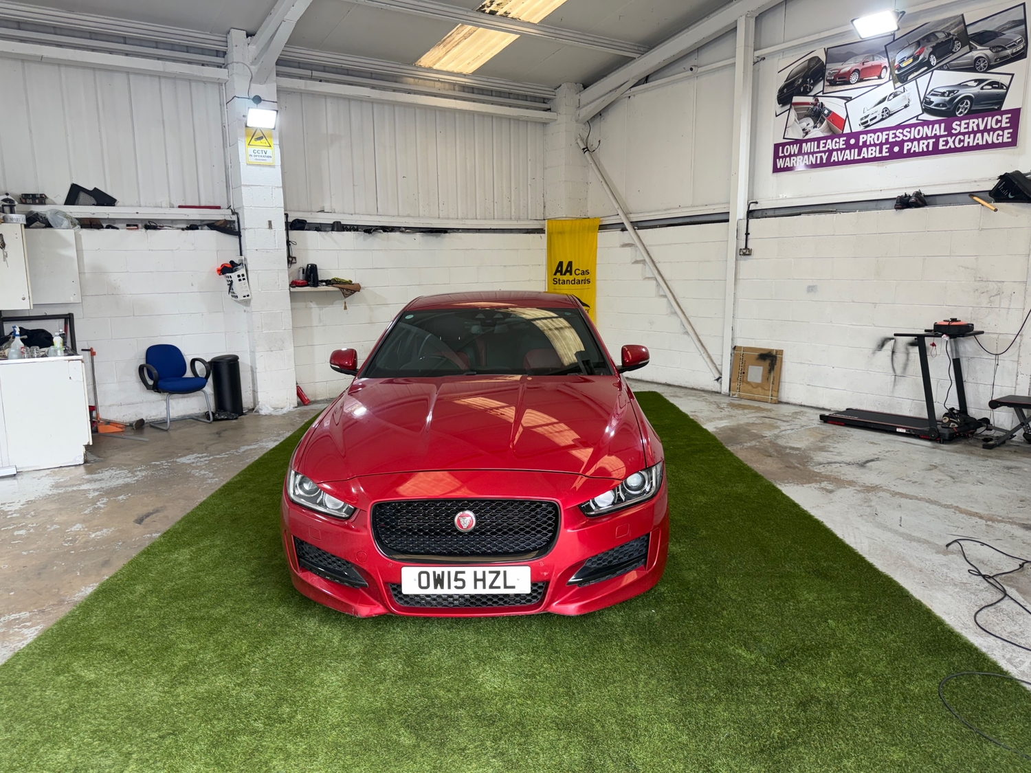 Jaguar XE 2015 - Cars