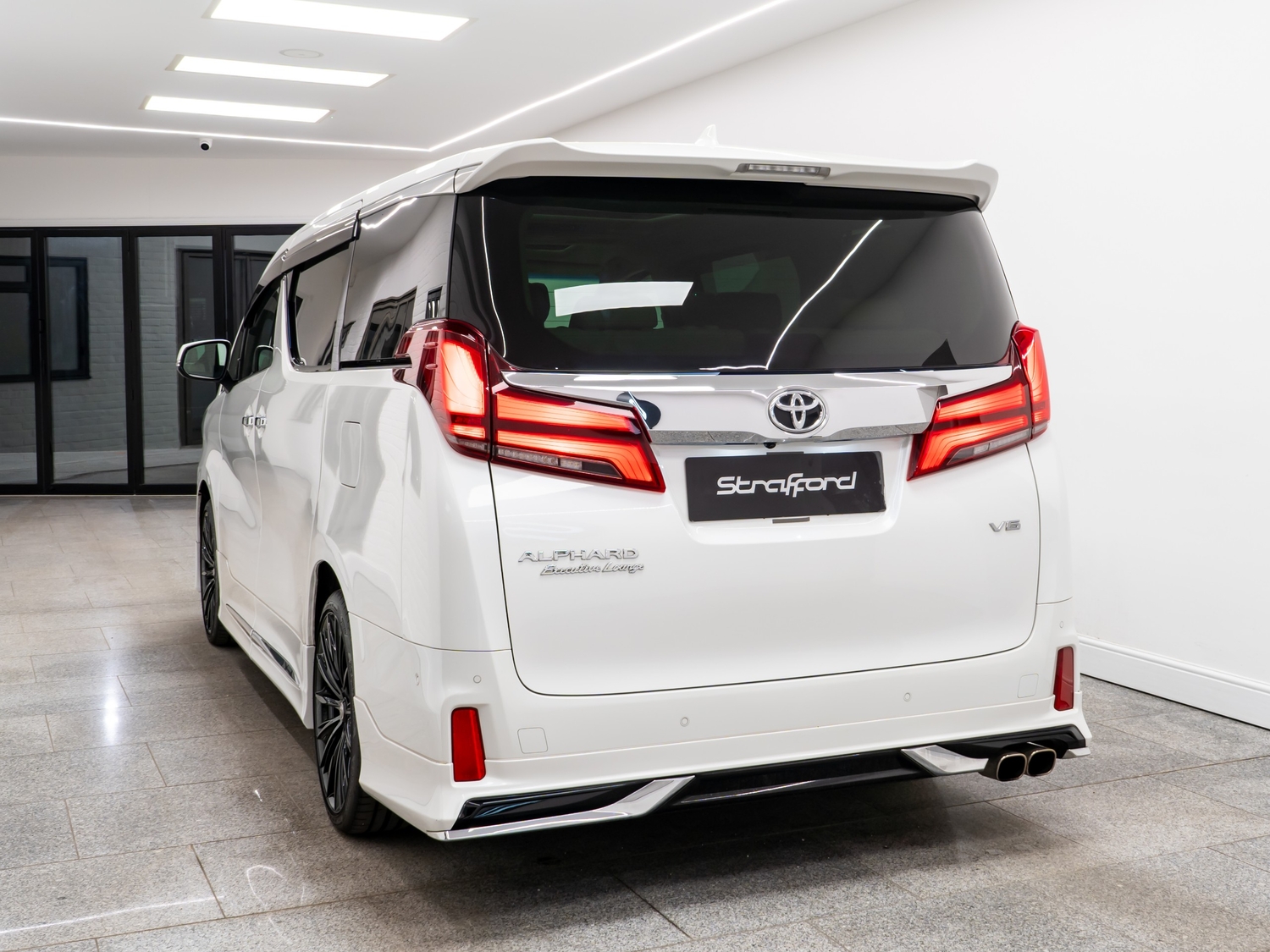 Toyota Alphard 2022 - Cars in Brighton