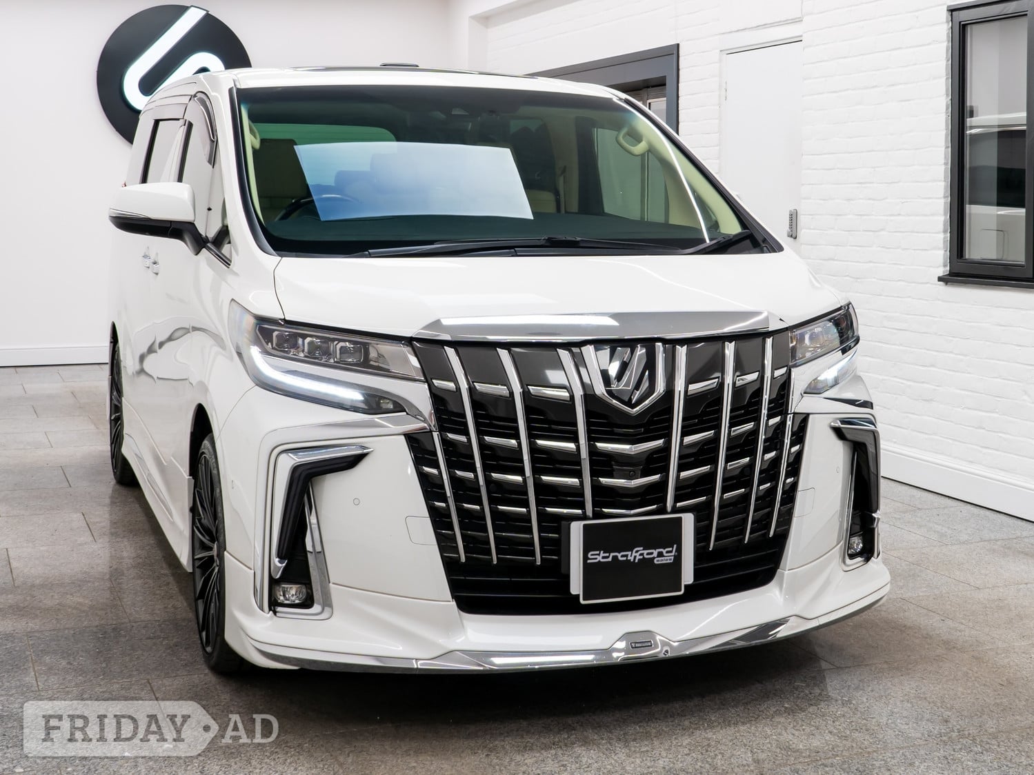Toyota Alphard Brighton