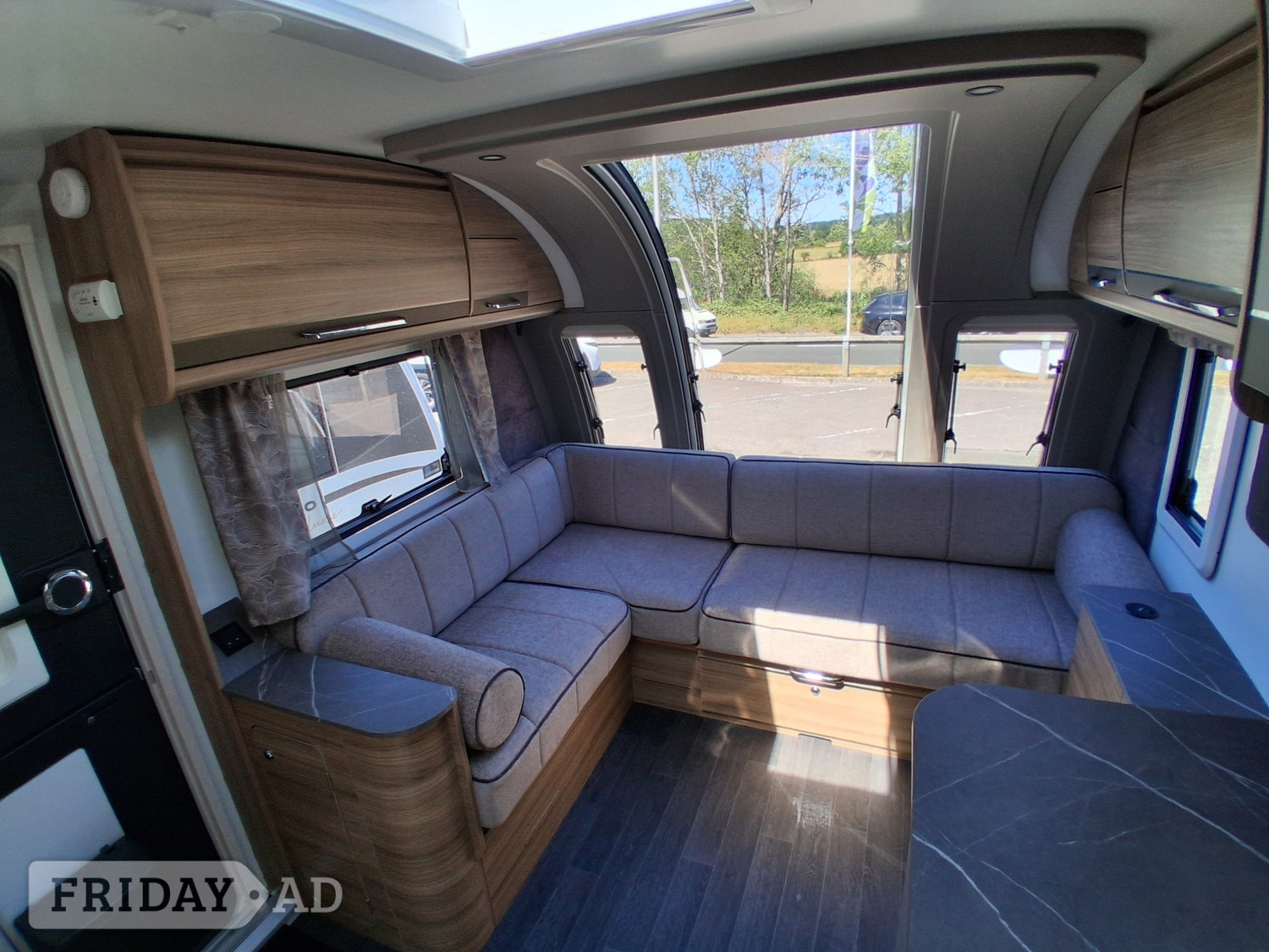 Bailey Alicanto Grande Deluxe Alvor 2025 - Motorhomes & Caravans in Wimborne