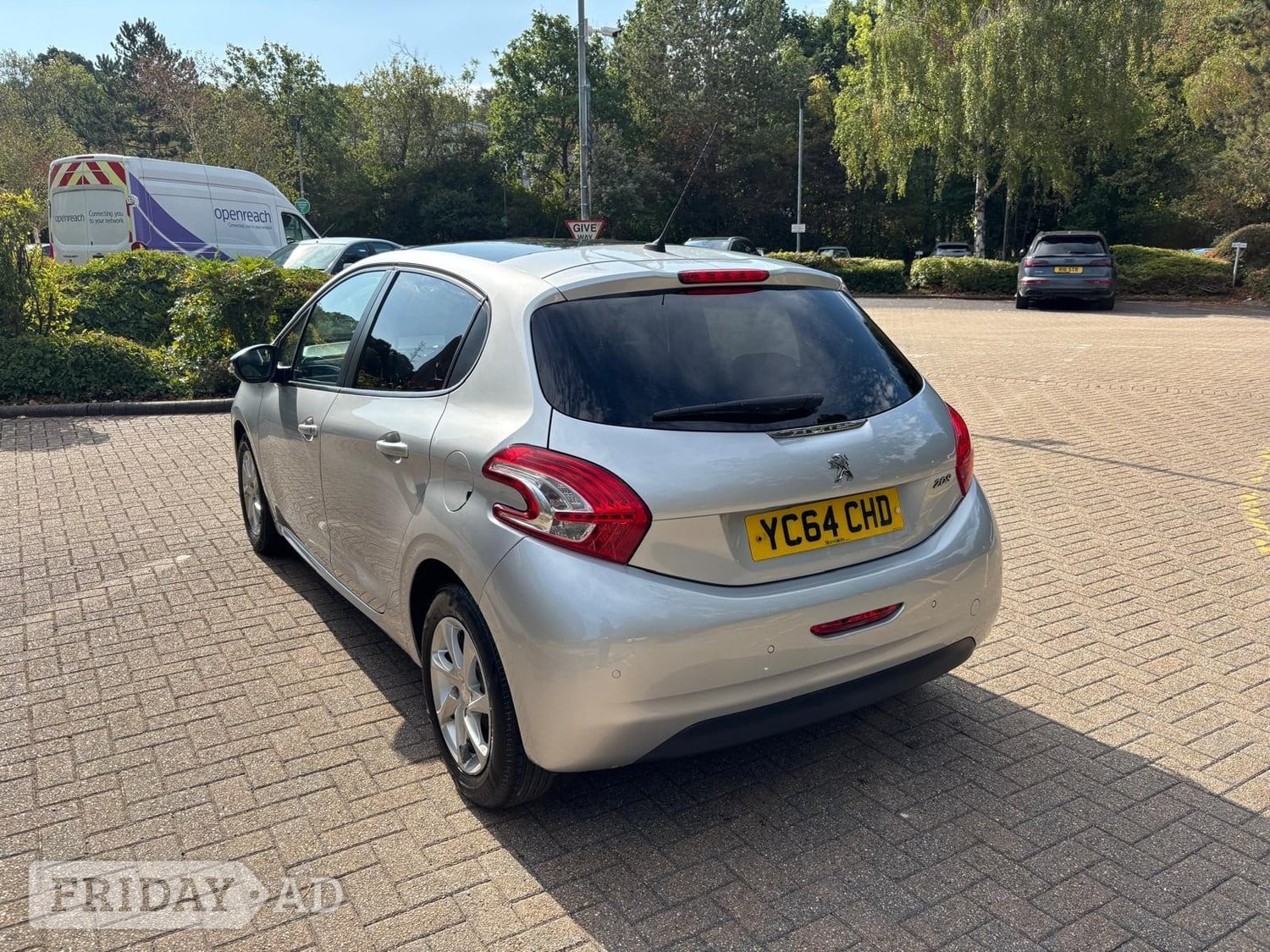 [ berth ]Peugeot 208