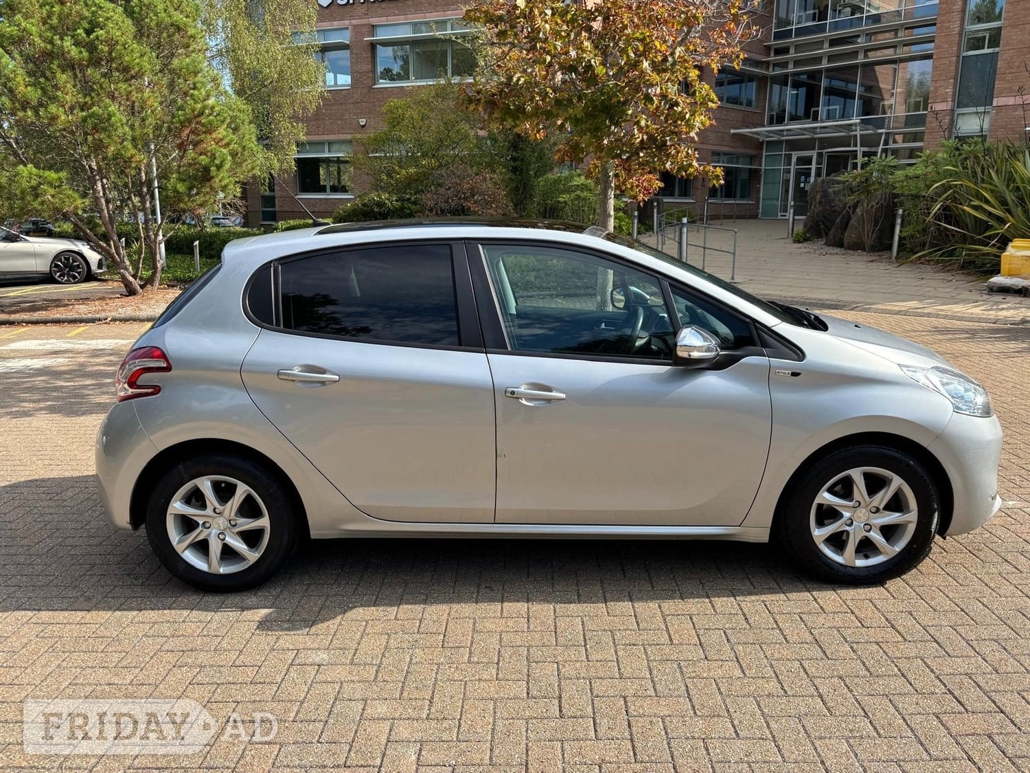 Peugeot 208 2014 - Cars