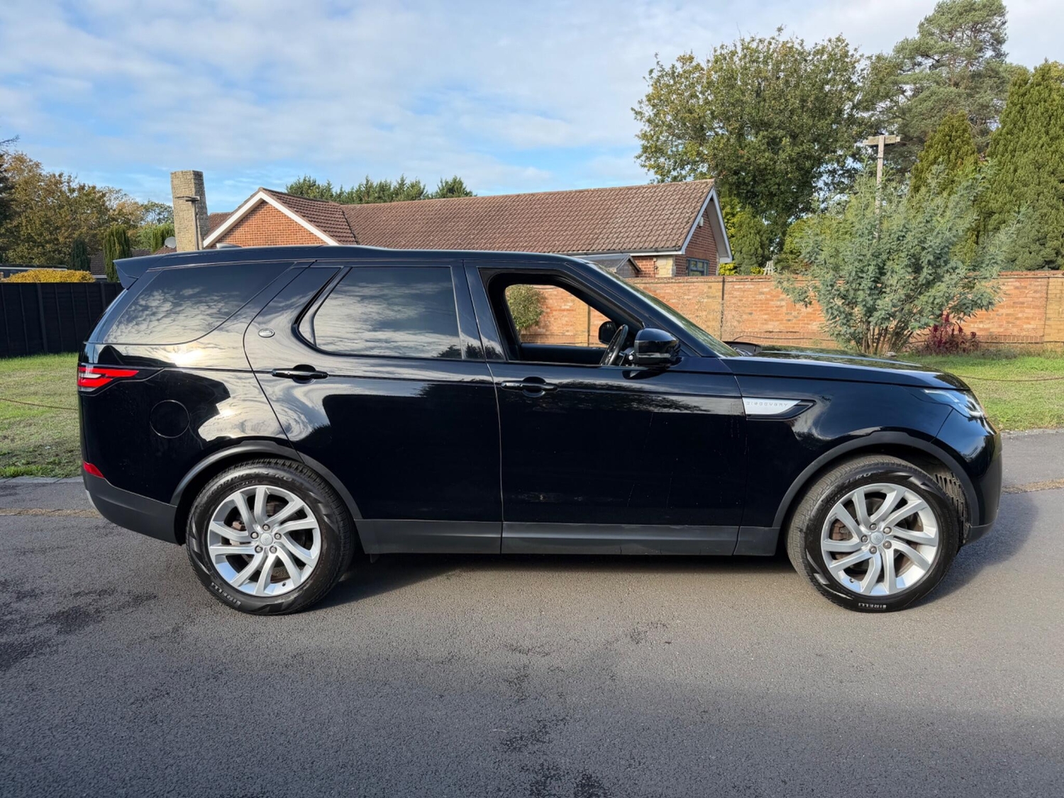 Land Rover Discovery Addlestone