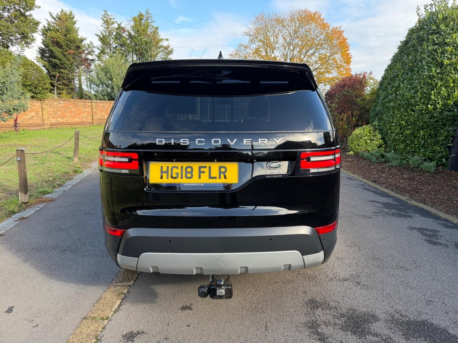 Land Rover Discovery 2018 - Vans & Commercial Vehicles in Addlestone