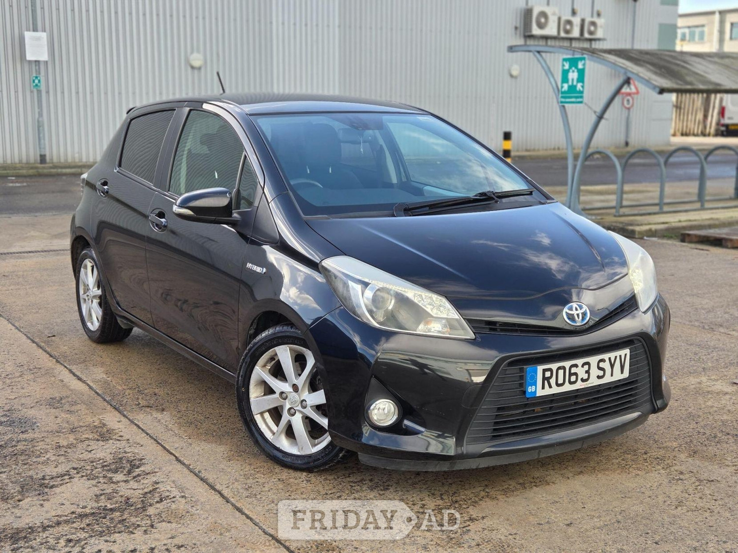 Toyota Yaris 2013 - Cars