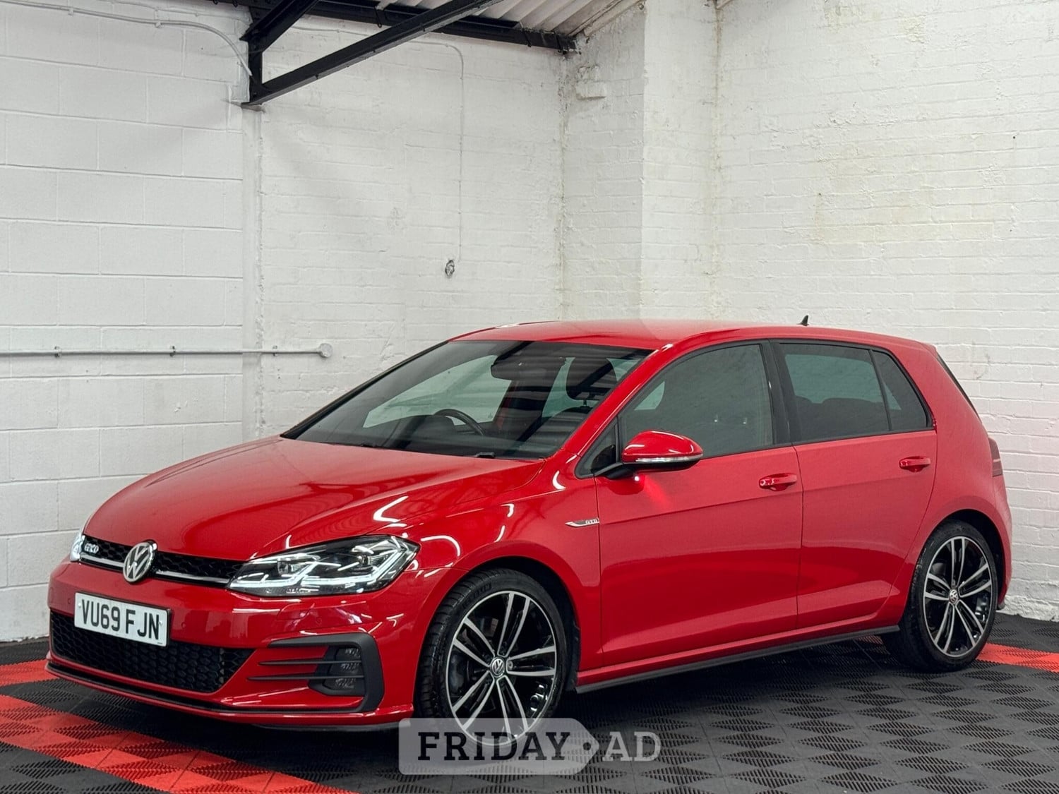 Volkswagen Golf 2019 - Cars
