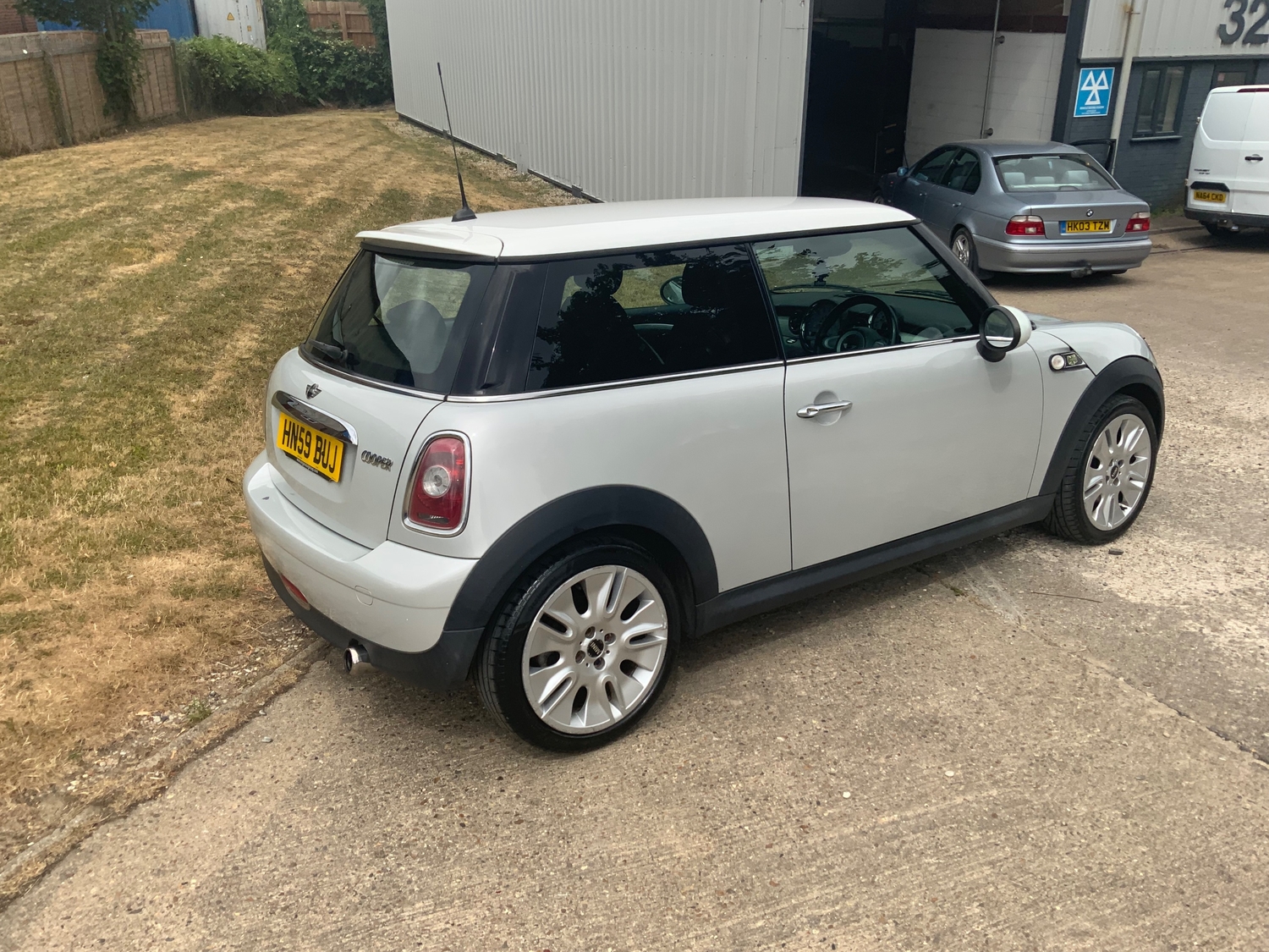 [ berth ]Mini Hatch