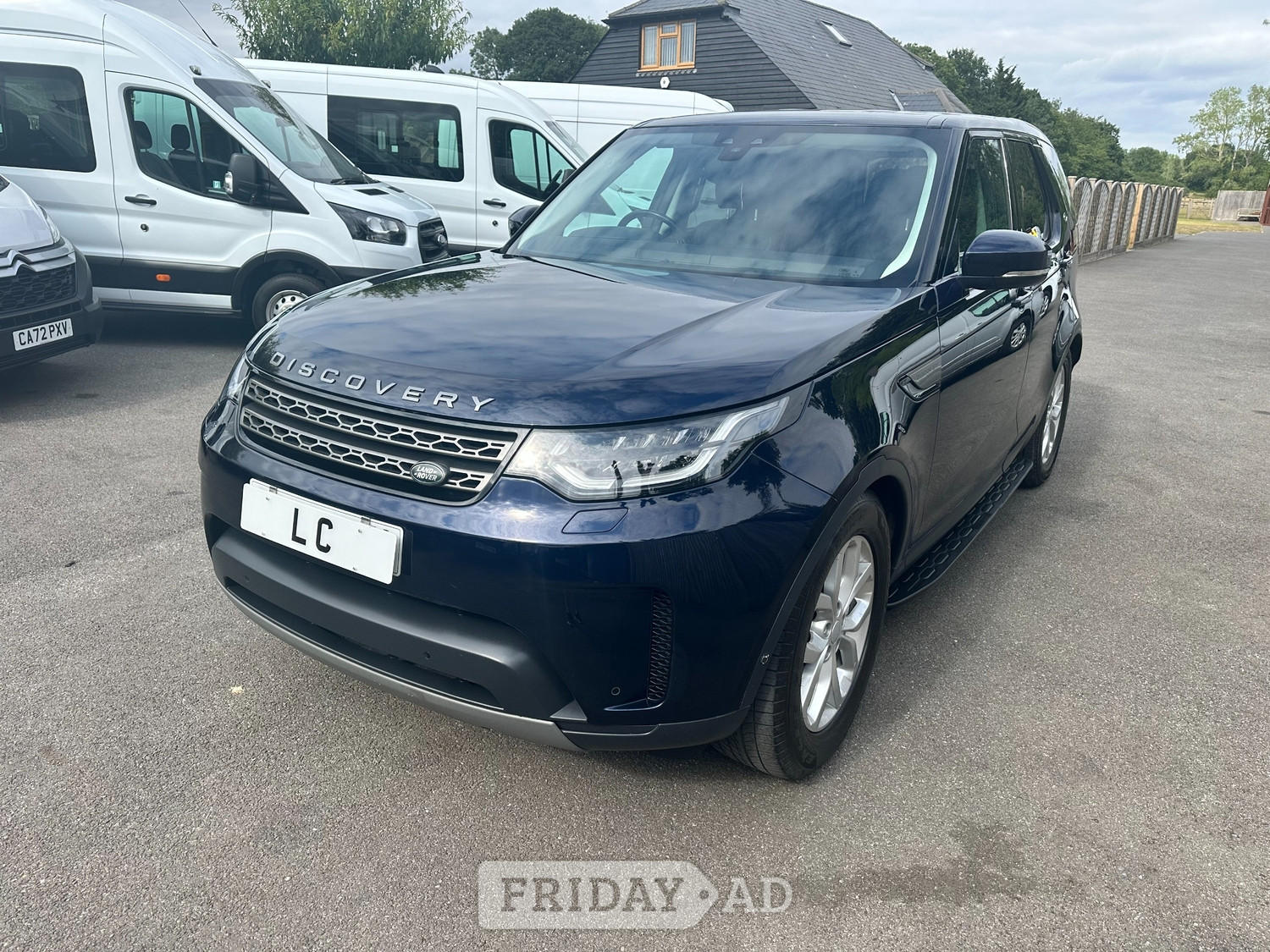 [ berth ]Land Rover Discovery
