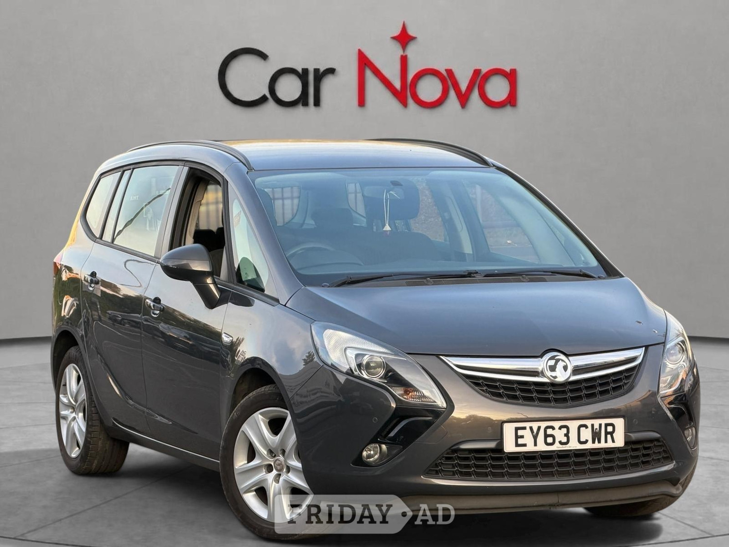 Vauxhall Zafira Tourer 2013 in Staines
