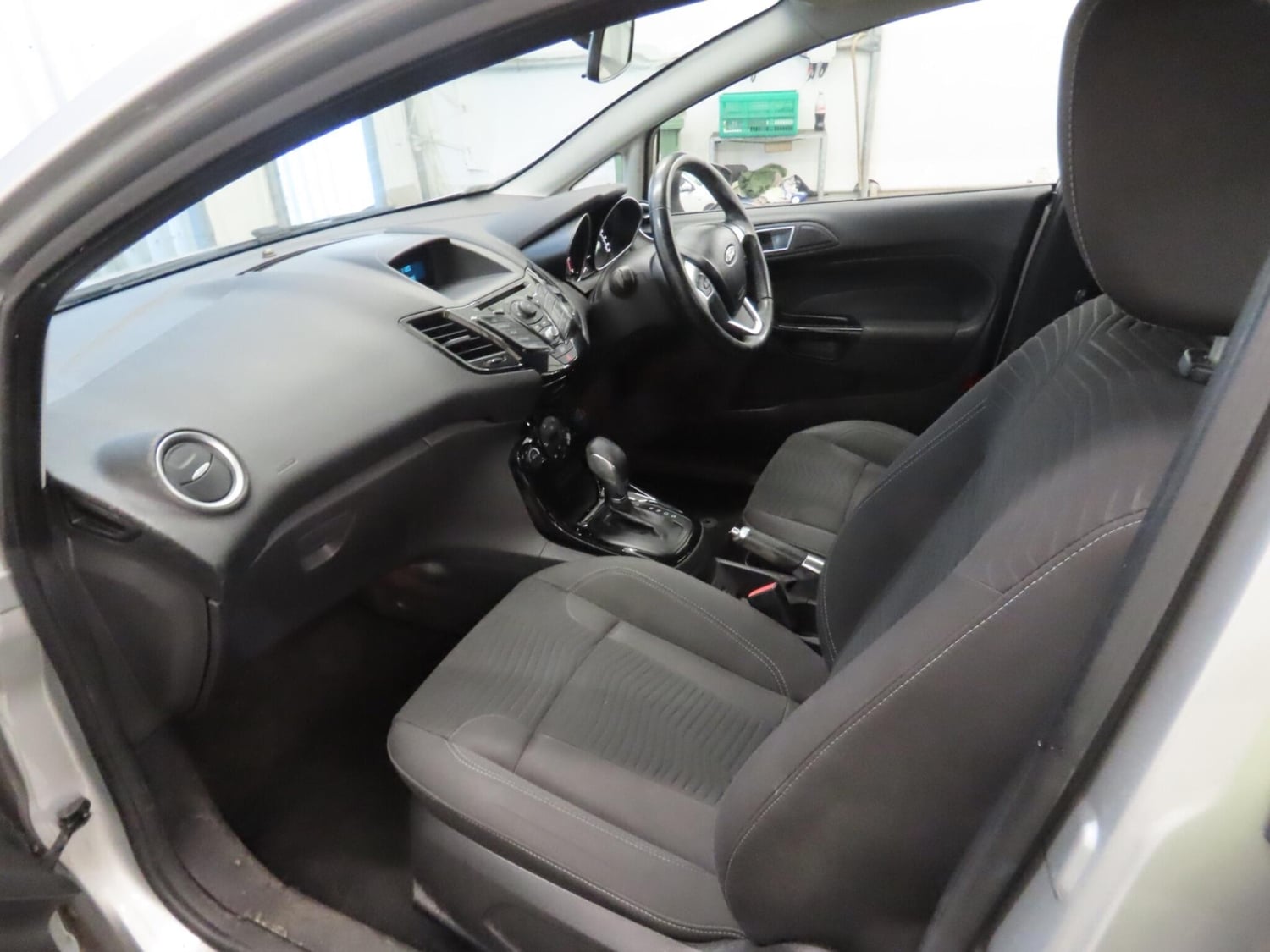 [ berth ]Ford Fiesta