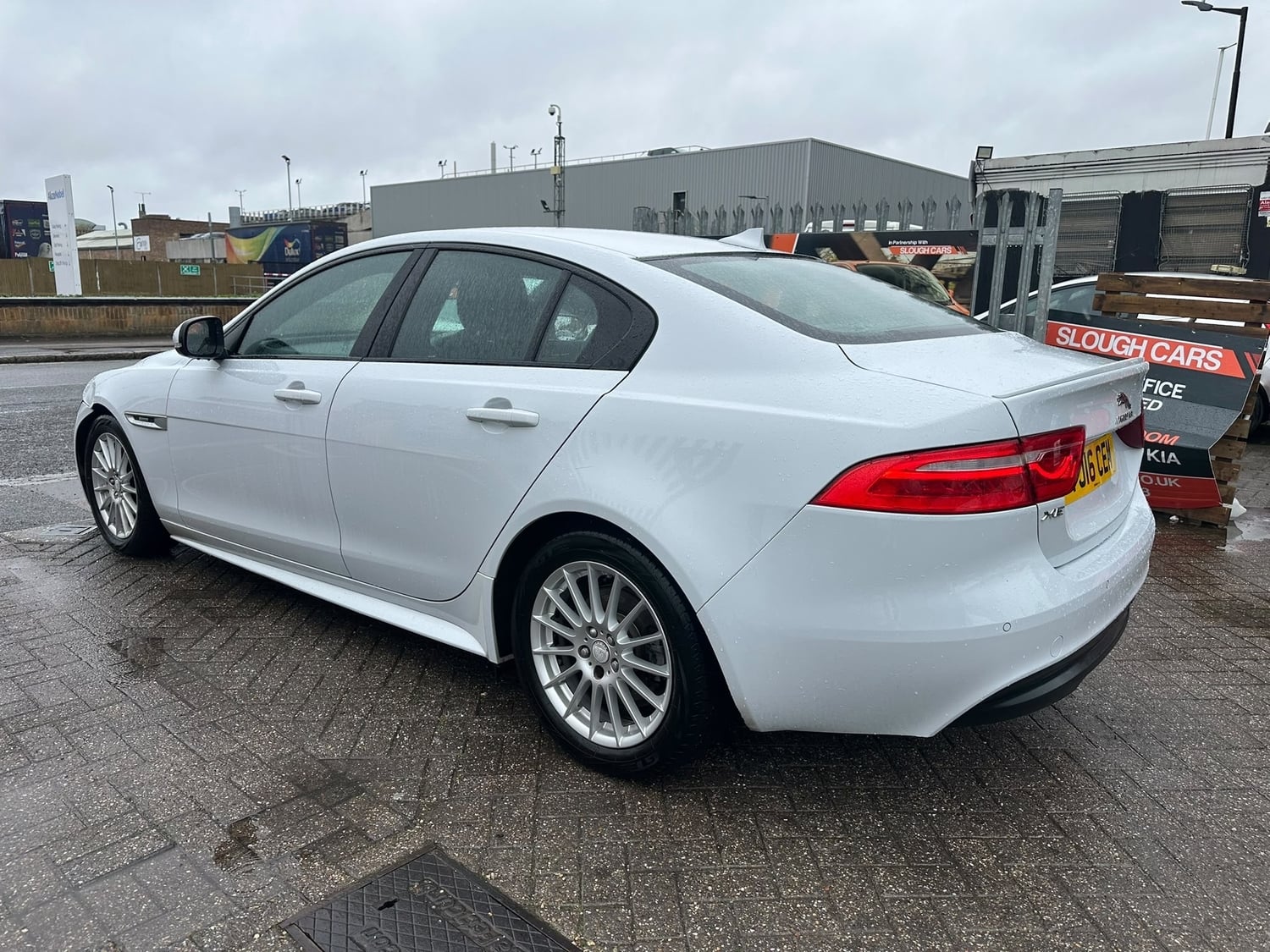 [ berth ]Jaguar XE