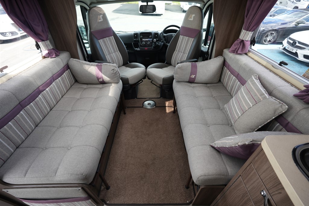 Auto-Sleepers Broadway FB PEUGEOT 4 BERTH 2 TRAVEL VB AIR SUSPENSION 2016 for sale - Motorhomes & Caravans in Haywards Heath