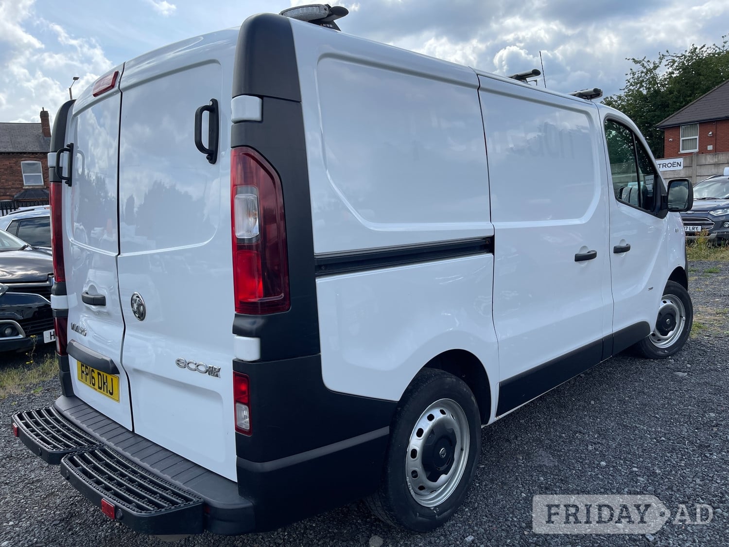 Vauxhall Vivaro 2016 - Vans & Commercial Vehicles