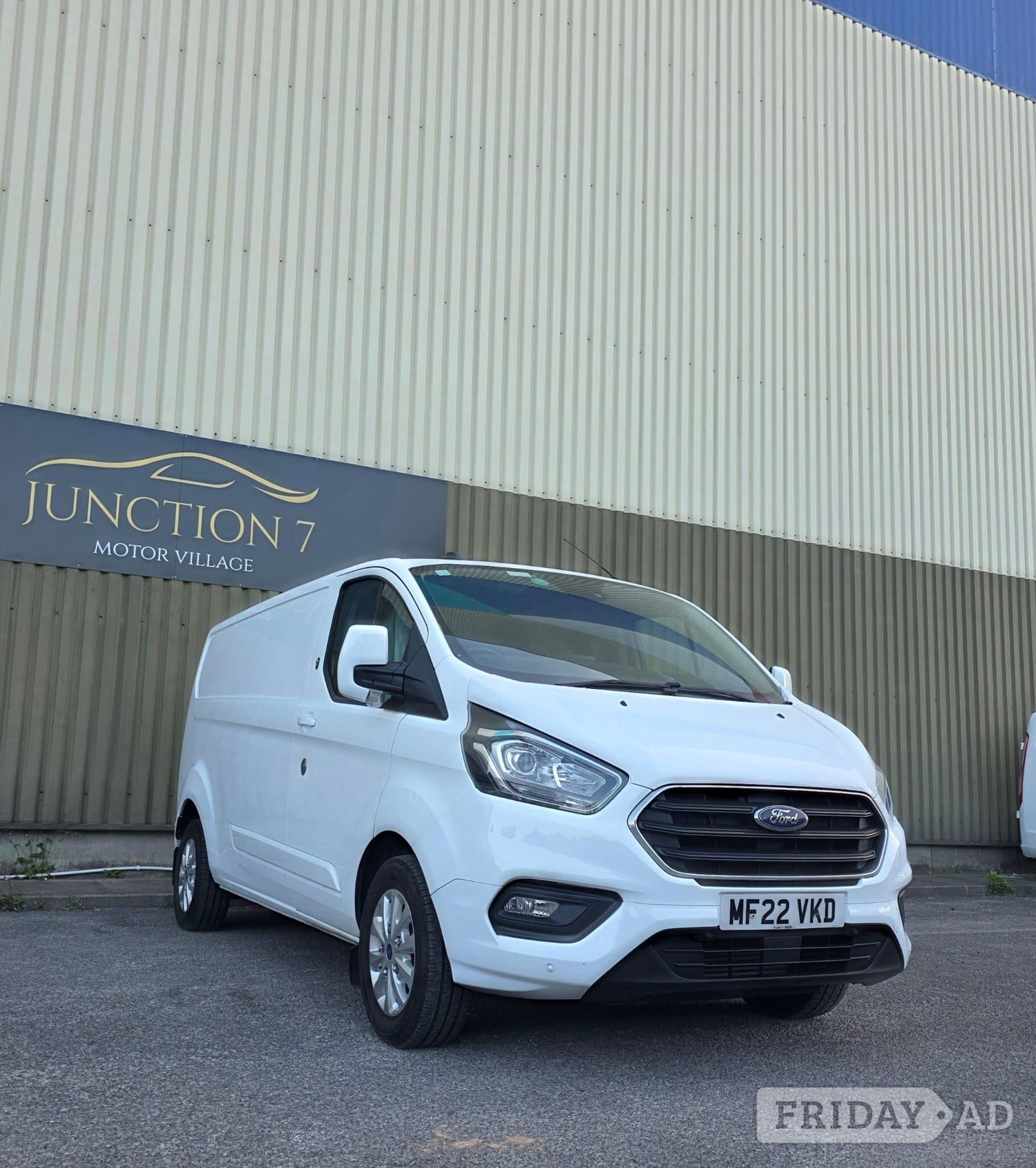 [ berth ]Ford Transit Custom