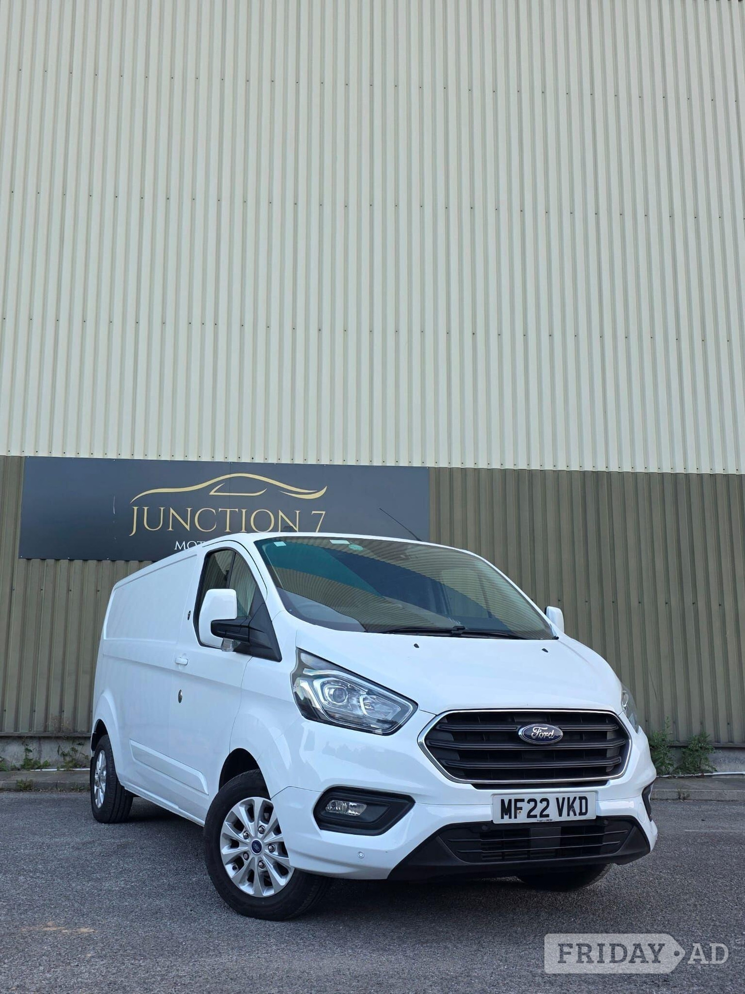 [ berth ]Ford Transit Custom