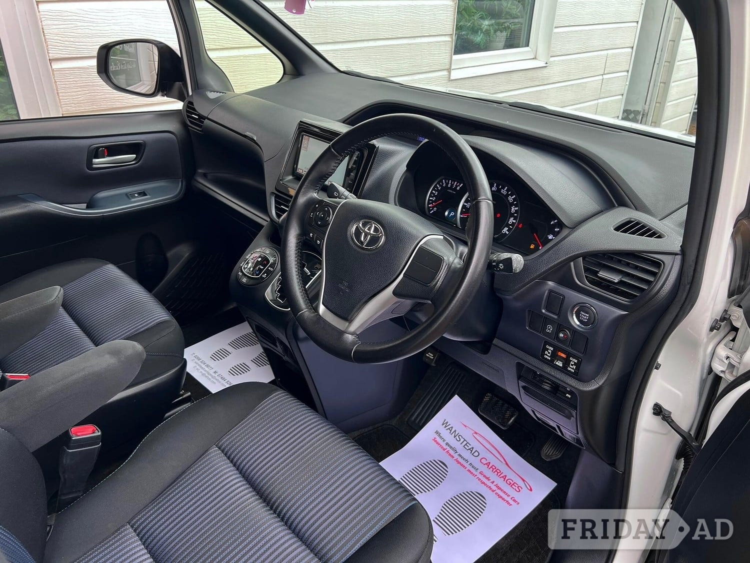 Toyota Voxy 2014 - Cars in Chingford