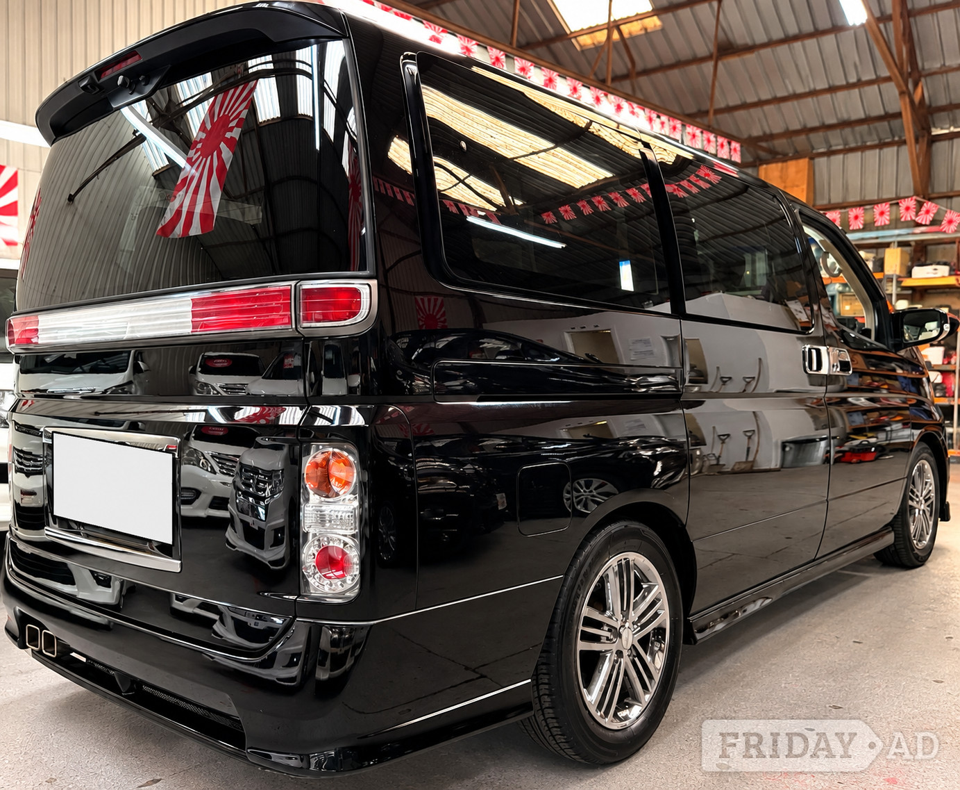 Nissan Elgrand 2006 - Cars in Rochester