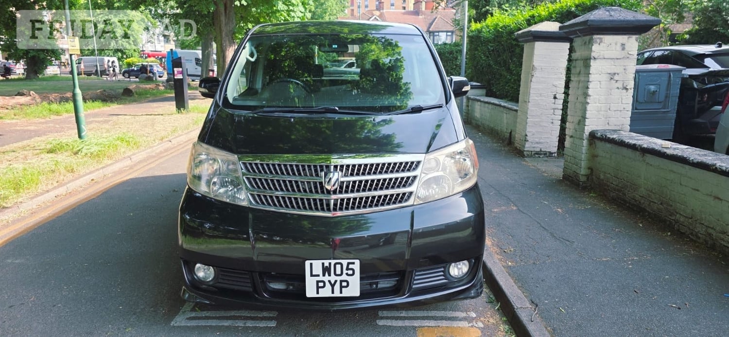 Toyota Alphard 2005 in Sutton