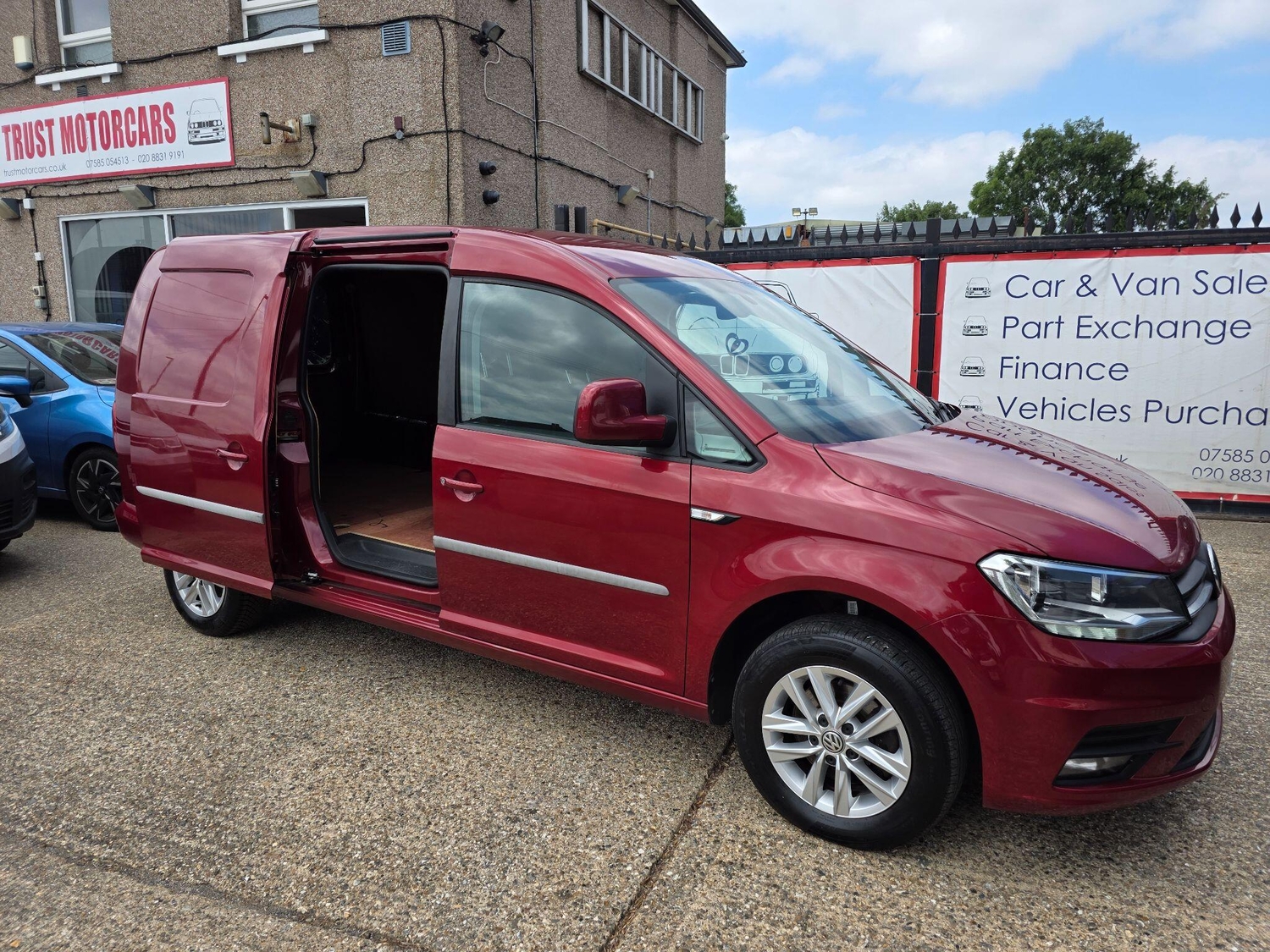 [ berth ]Volkswagen Caddy Maxi