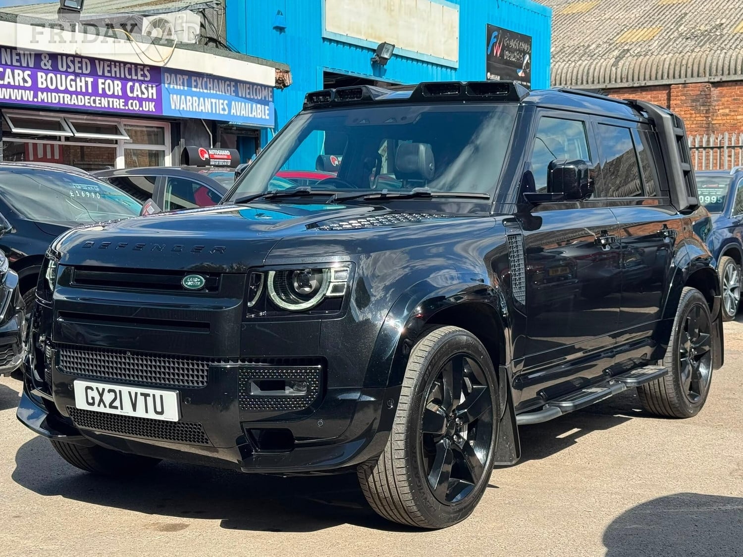 [ berth ]Land Rover Defender 110