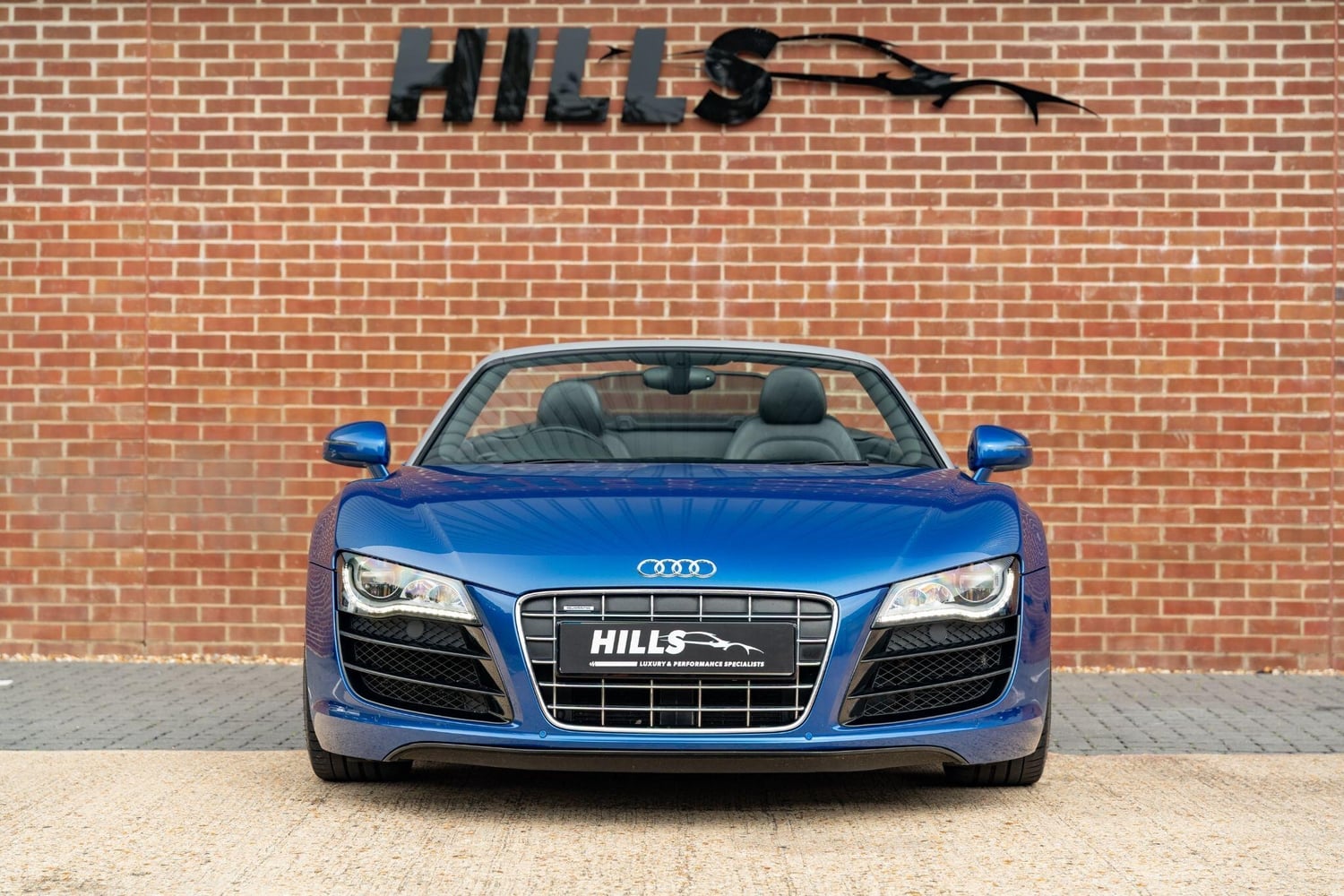 [ berth ]Audi R8